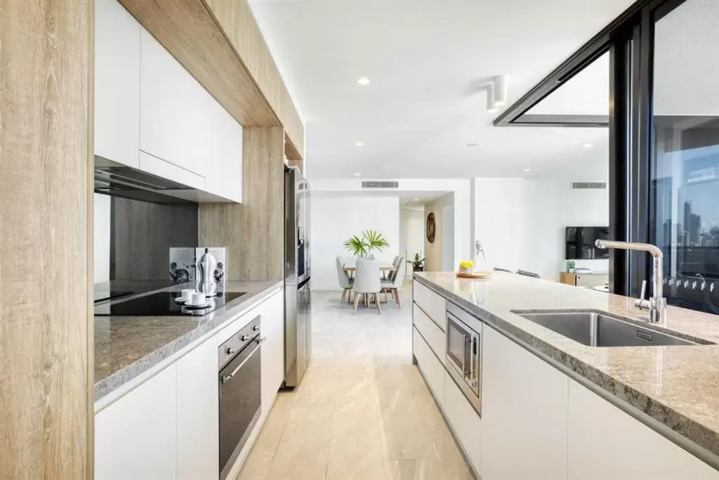 Kitchen or kitchenette, Kitchen/Kitchenette in Vue Broadbeach