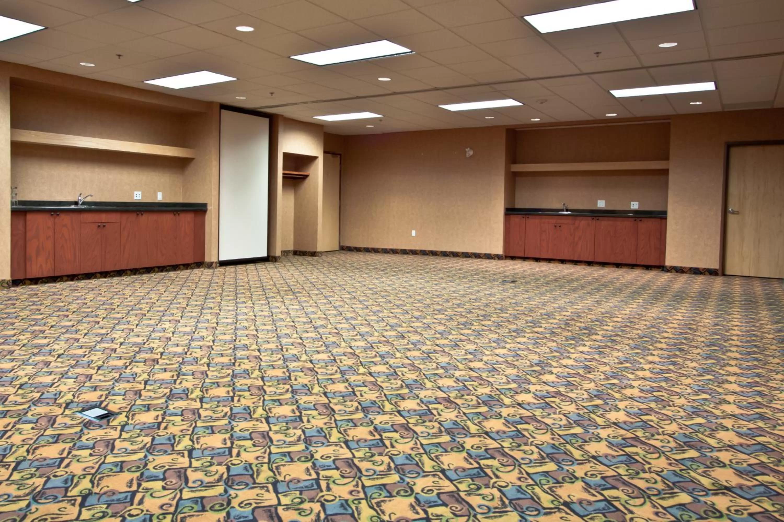 Business facilities in Days Inn & Suites by Wyndham Strathmore