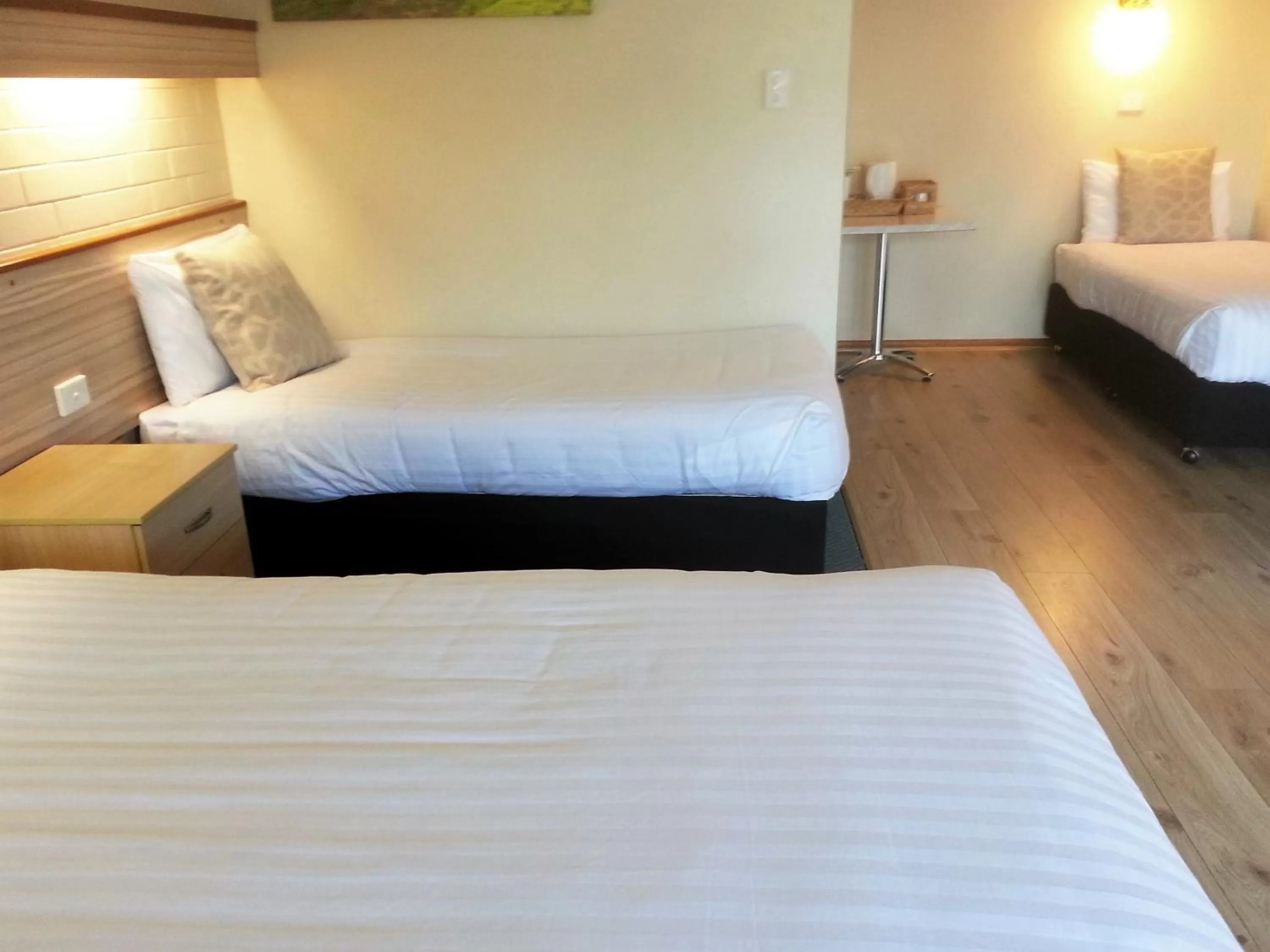 Photo of the whole room, Bed in Kurri Motor Inn