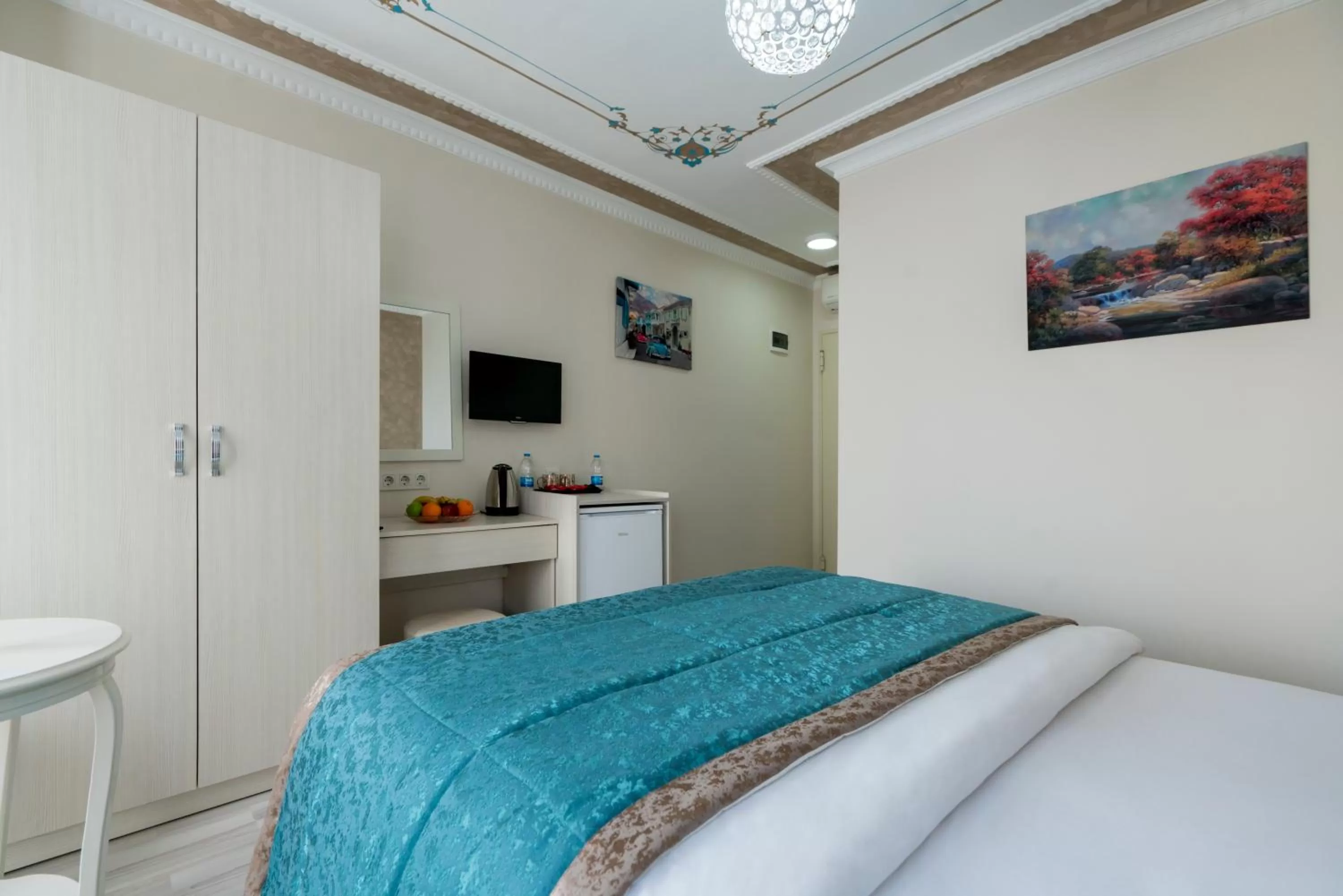 Coffee/tea facilities, Bed in ATAM HOTEL