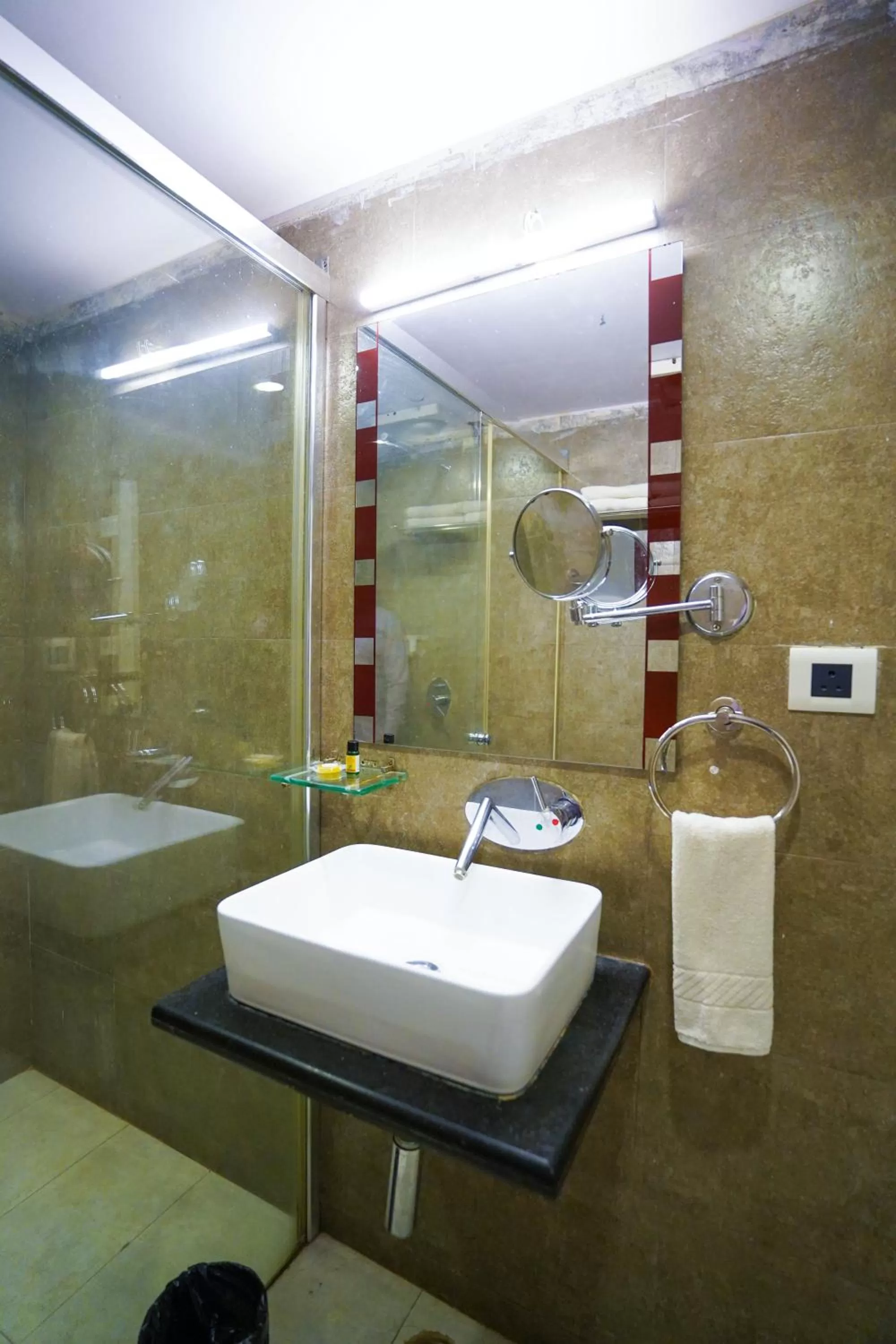 Bathroom in Hotel Floret Inn