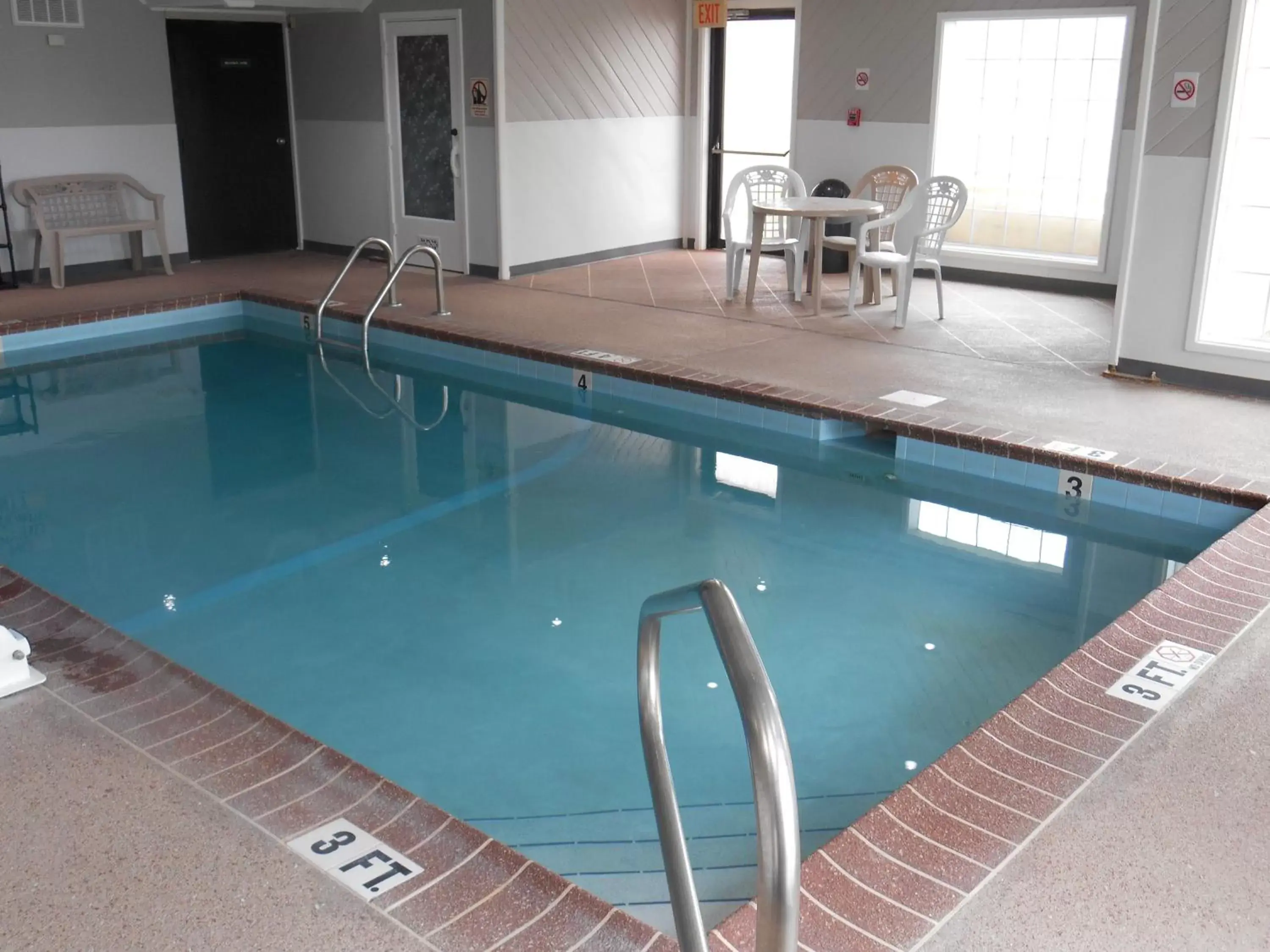 Activities, Swimming Pool in Guesthouse Inn & Suites Lexington