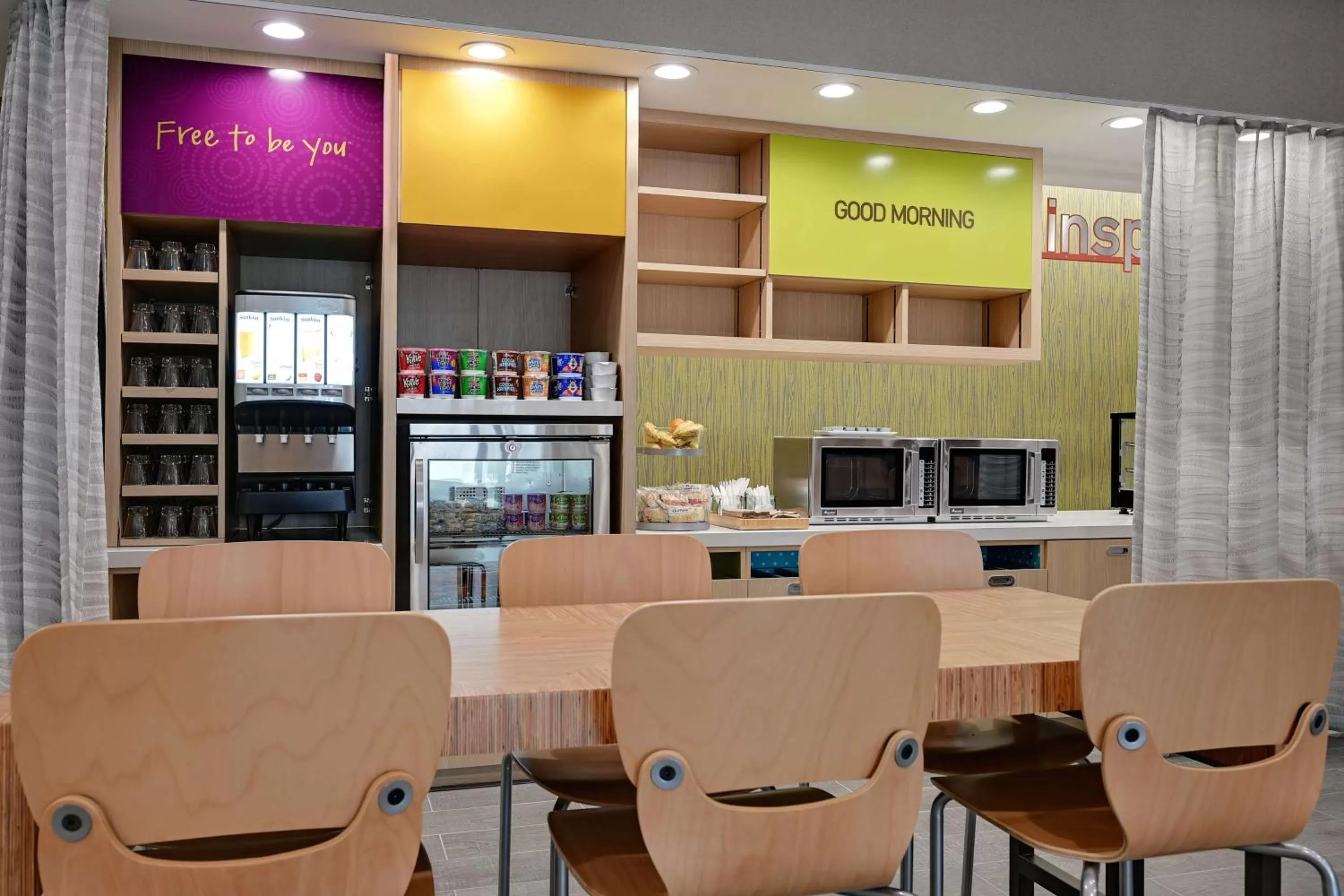 Breakfast in Home2 Suites By Hilton Temple