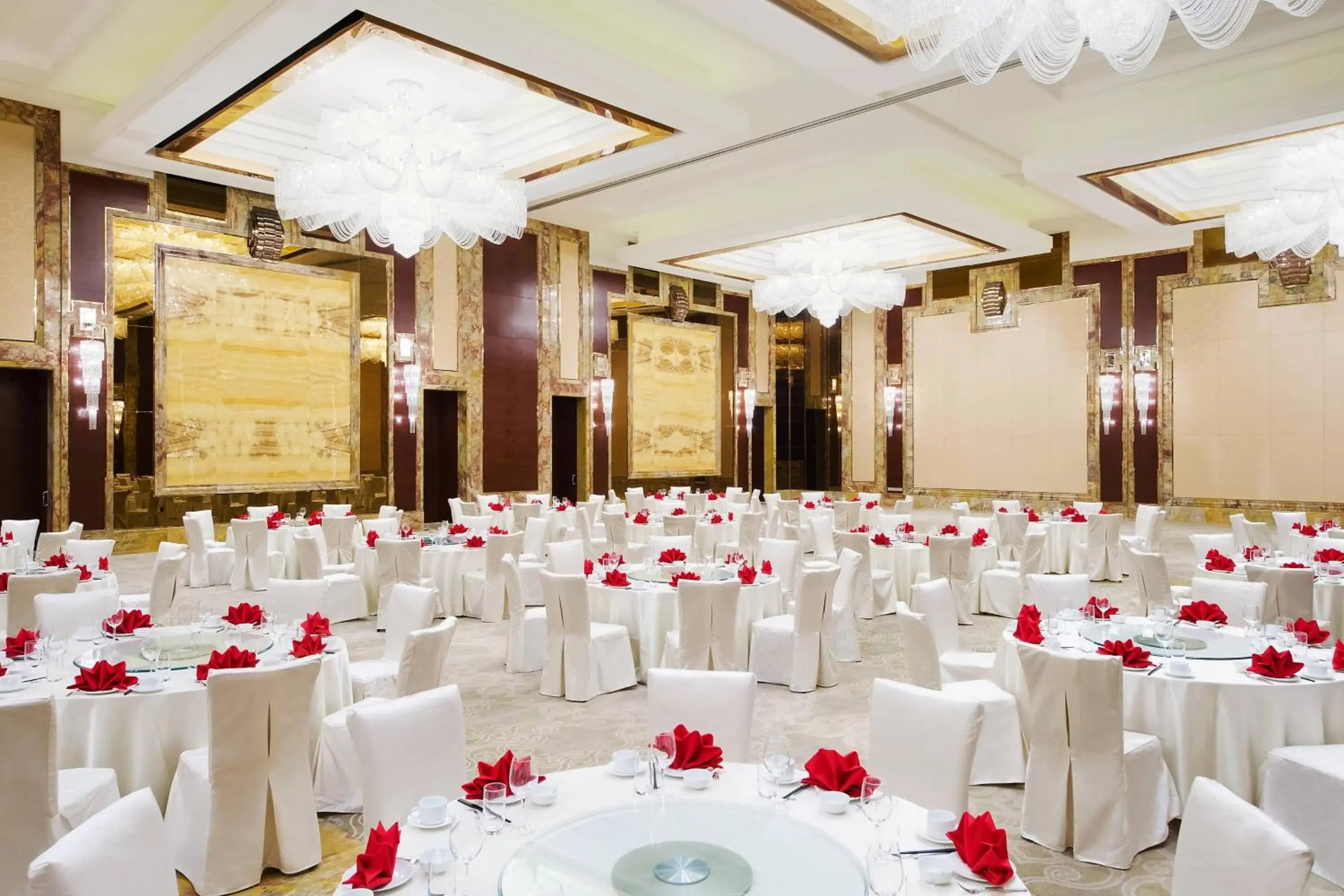 Meeting/conference room, Banquet Facilities in Sheraton Qingdao Jiaozhou Hotel