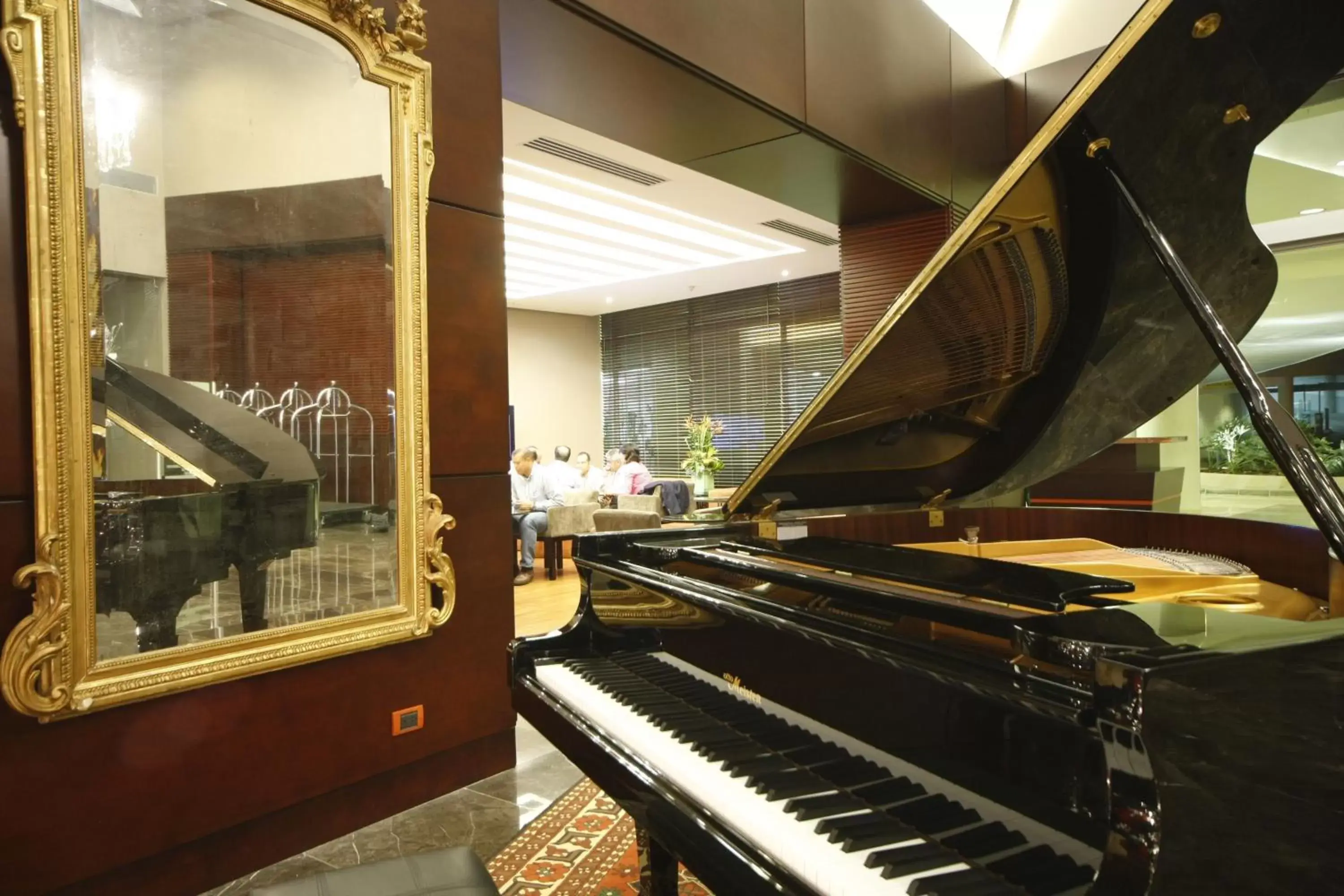 Lounge or bar in Hotel San Fernando Plaza