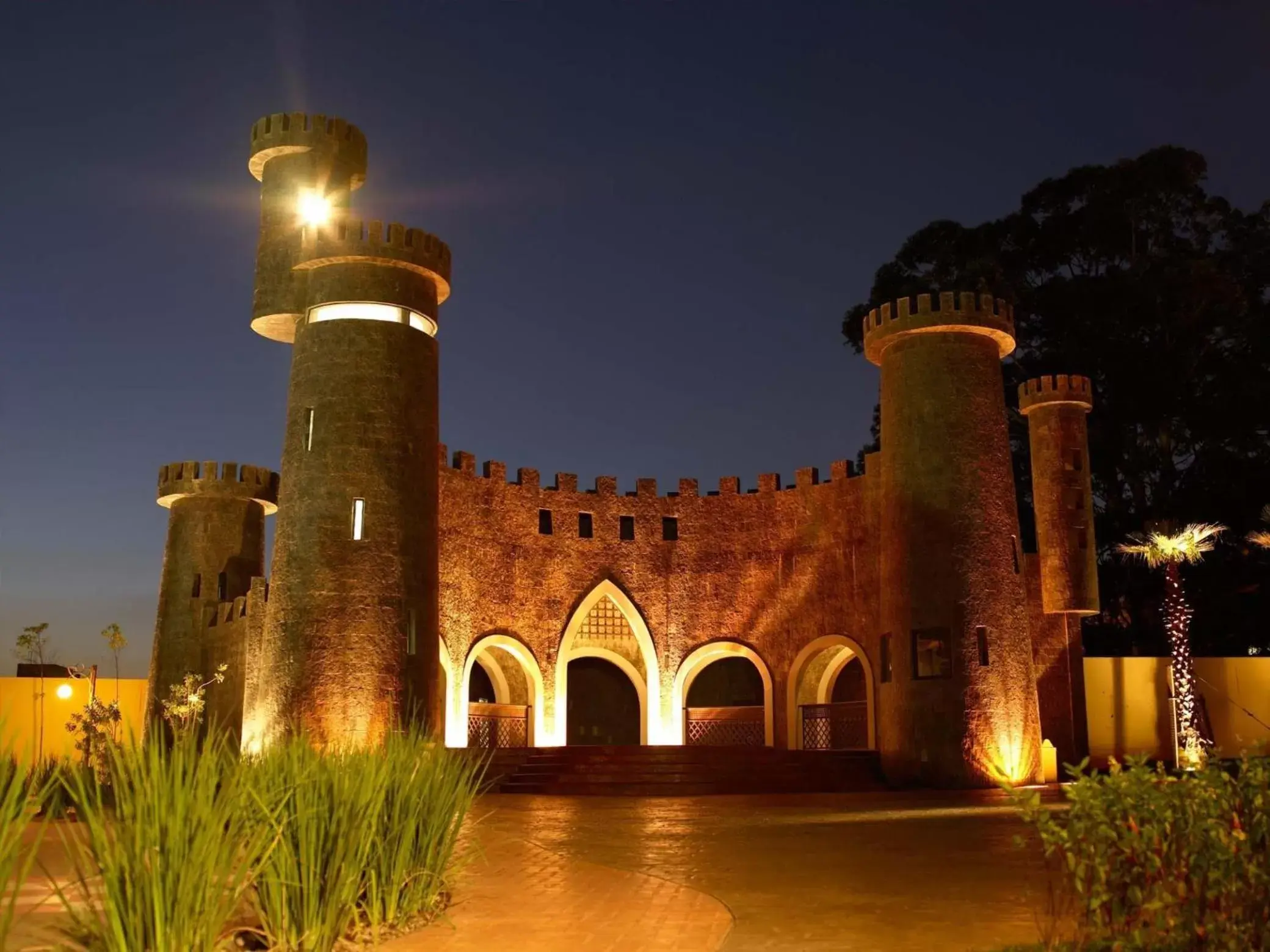 Facade/entrance in Royal Palm Plaza Resort Facade/entrance in Royal Palm Plaza Resort