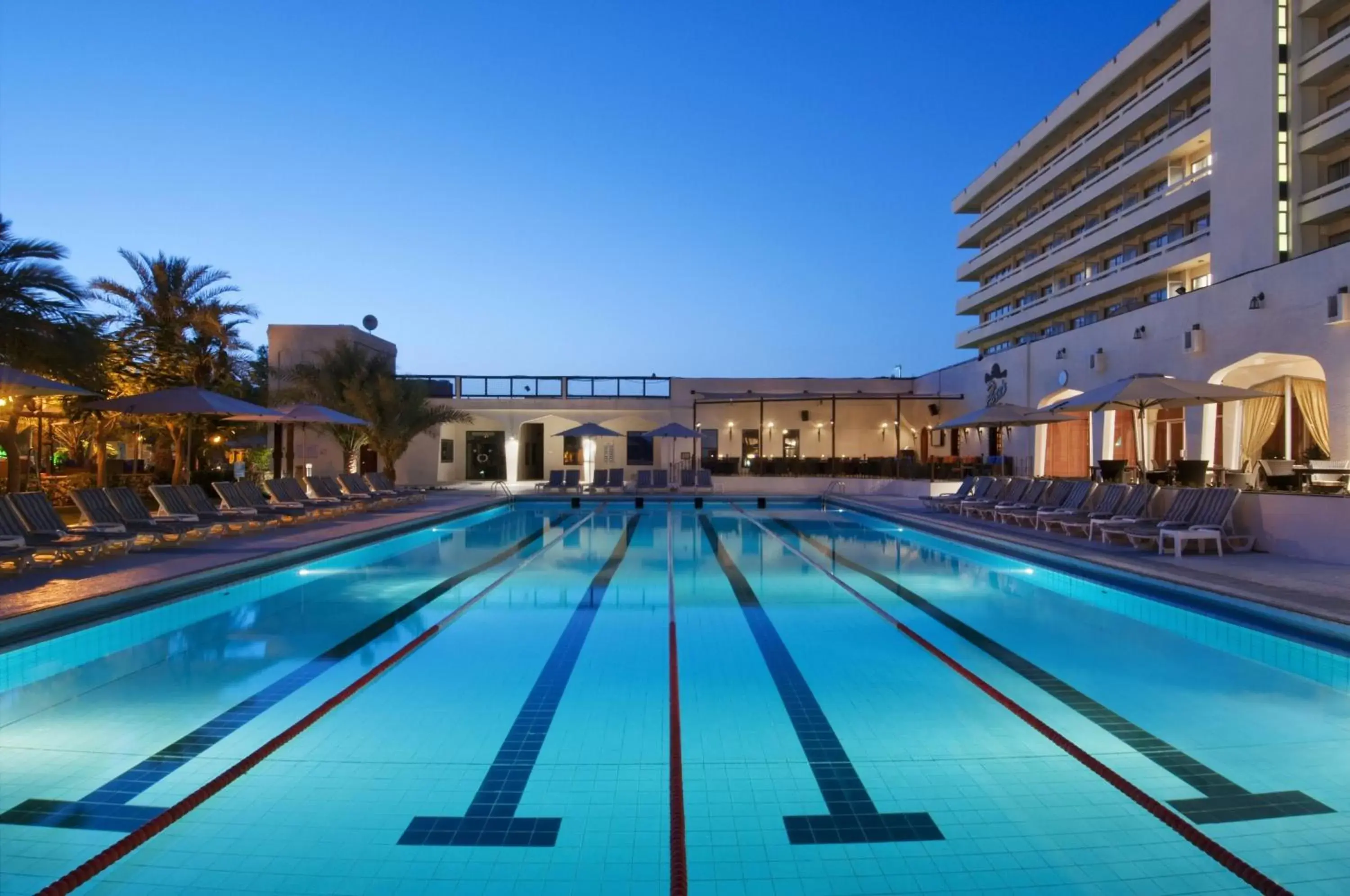 Swimming Pool in Radisson Blu Hotel & Resort, Al Ain