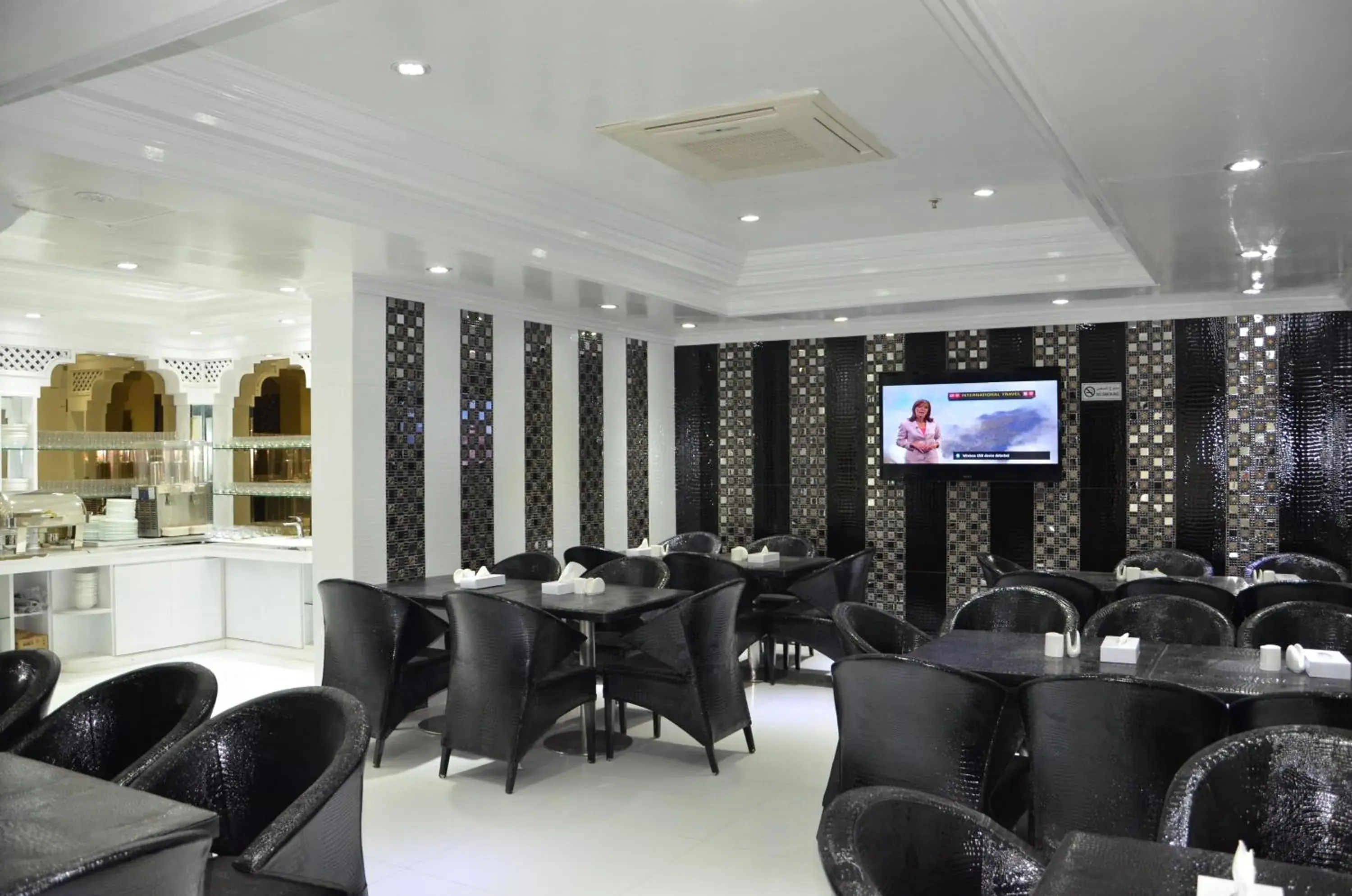 Restaurant/Places to Eat in White Fort Hotel