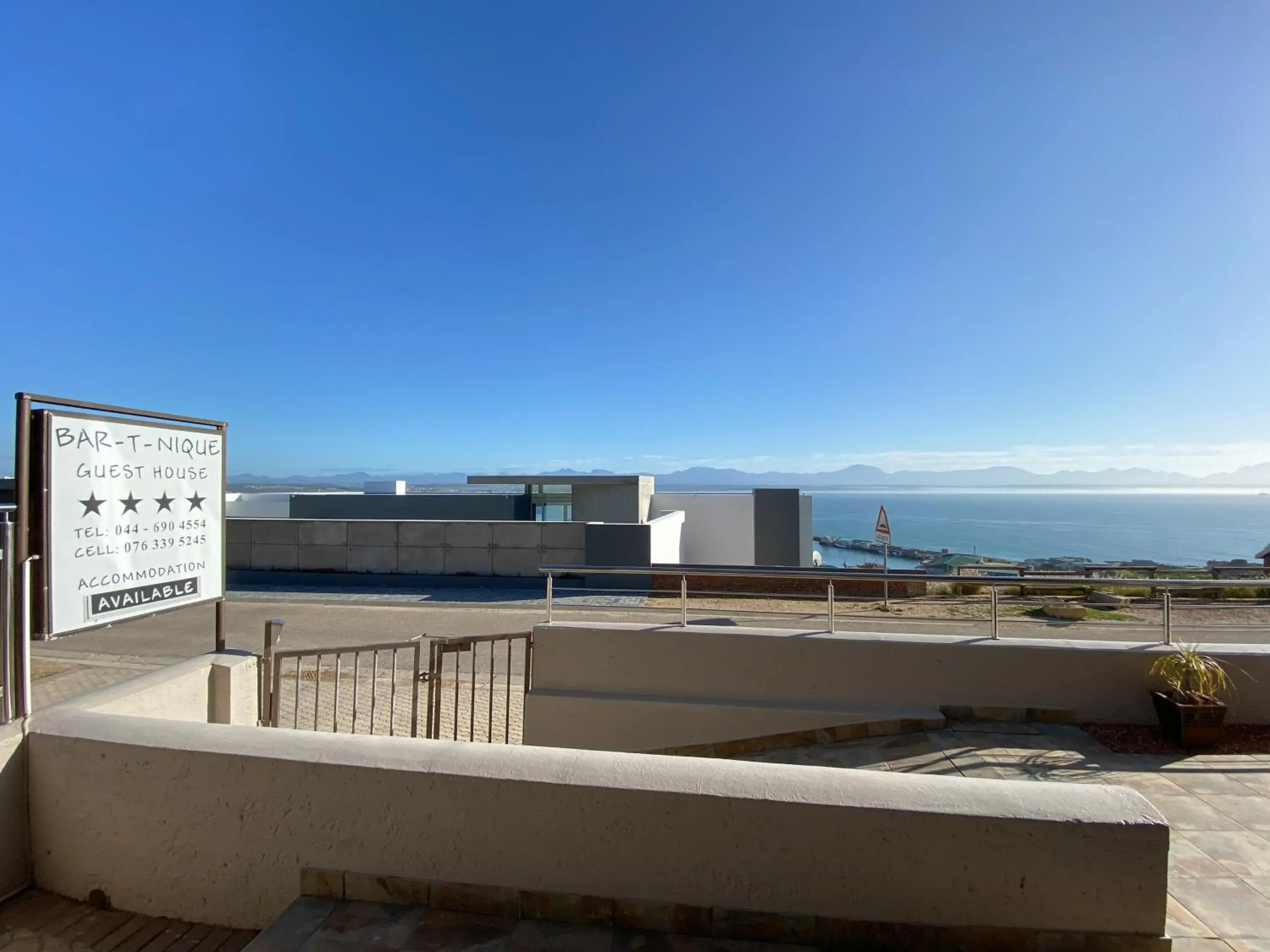 Sea view, Balcony/Terrace in Bar-t-nique Guest House