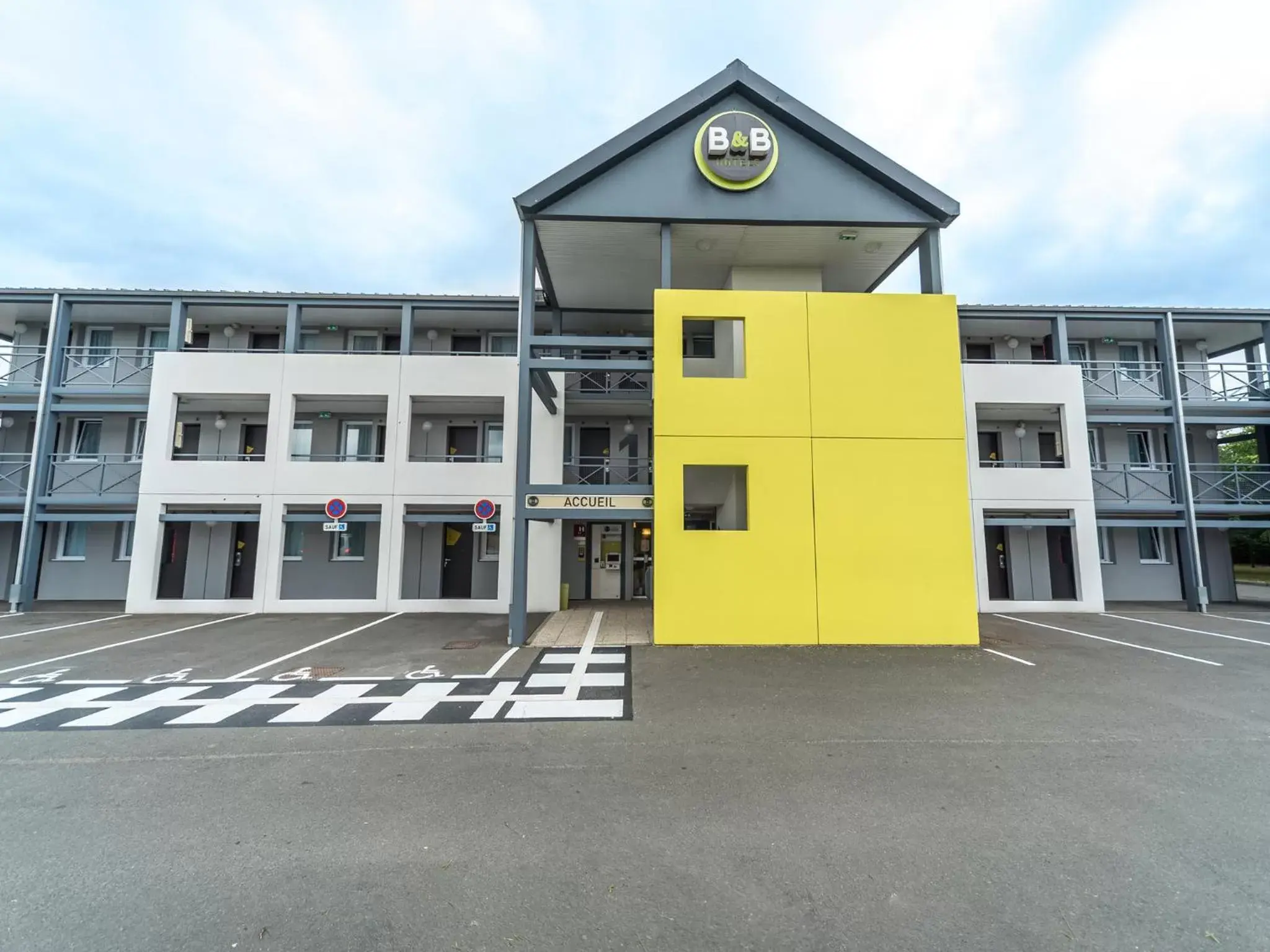 Facade/entrance, Property Building in B&B HOTEL Alencon Nord