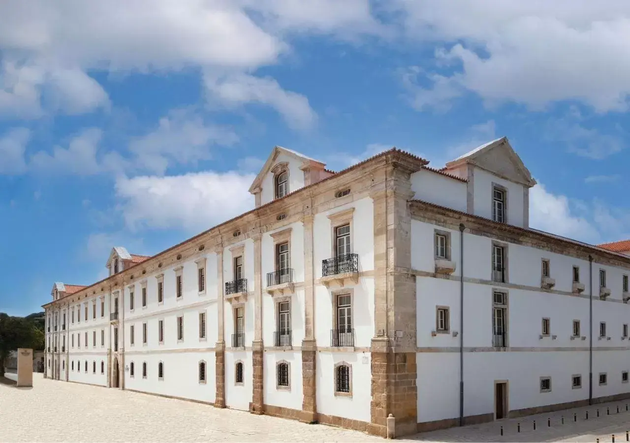 Property Building in Montebelo Mosteiro de Alcobaça Historic Hotel