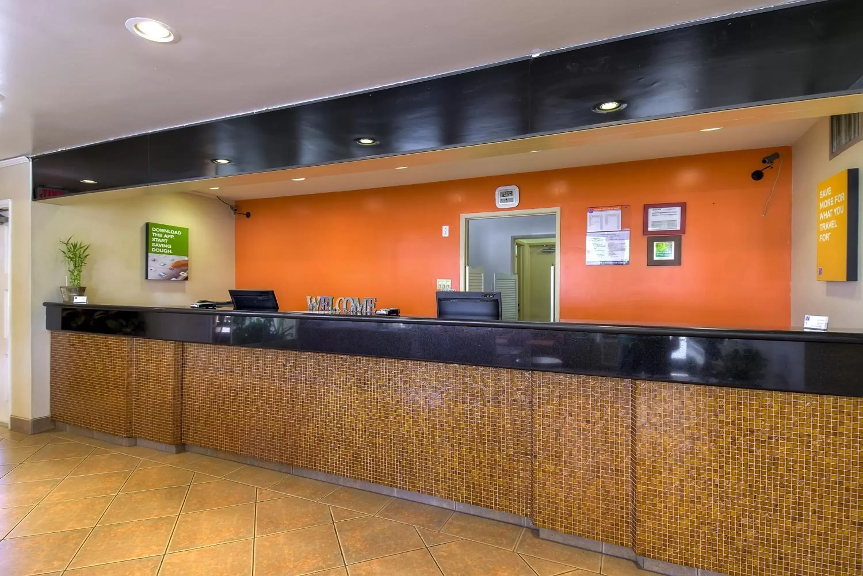 Lobby or reception, Lobby/Reception in Motel 6-Claremont, CA