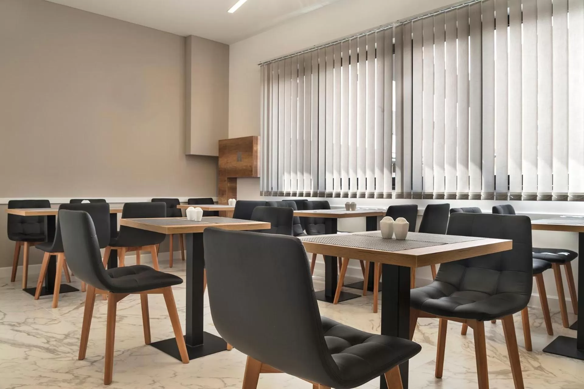 Restaurant/places to eat in IG Hotel