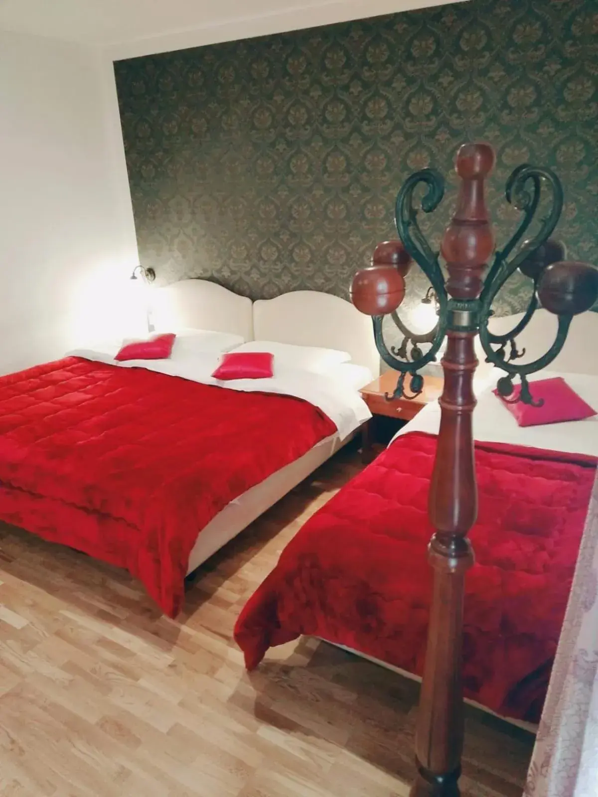 Bedroom, Bed in Hotel Fenicia