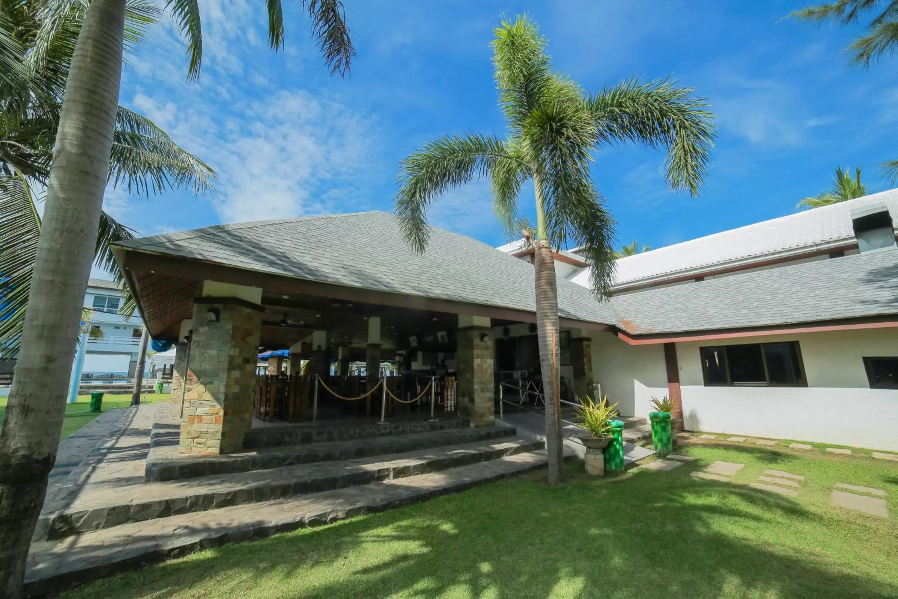 Restaurant/places to eat in Bataan White Corals Beach Resort Restaurant/places to eat in Bataan White Corals Beach Resort