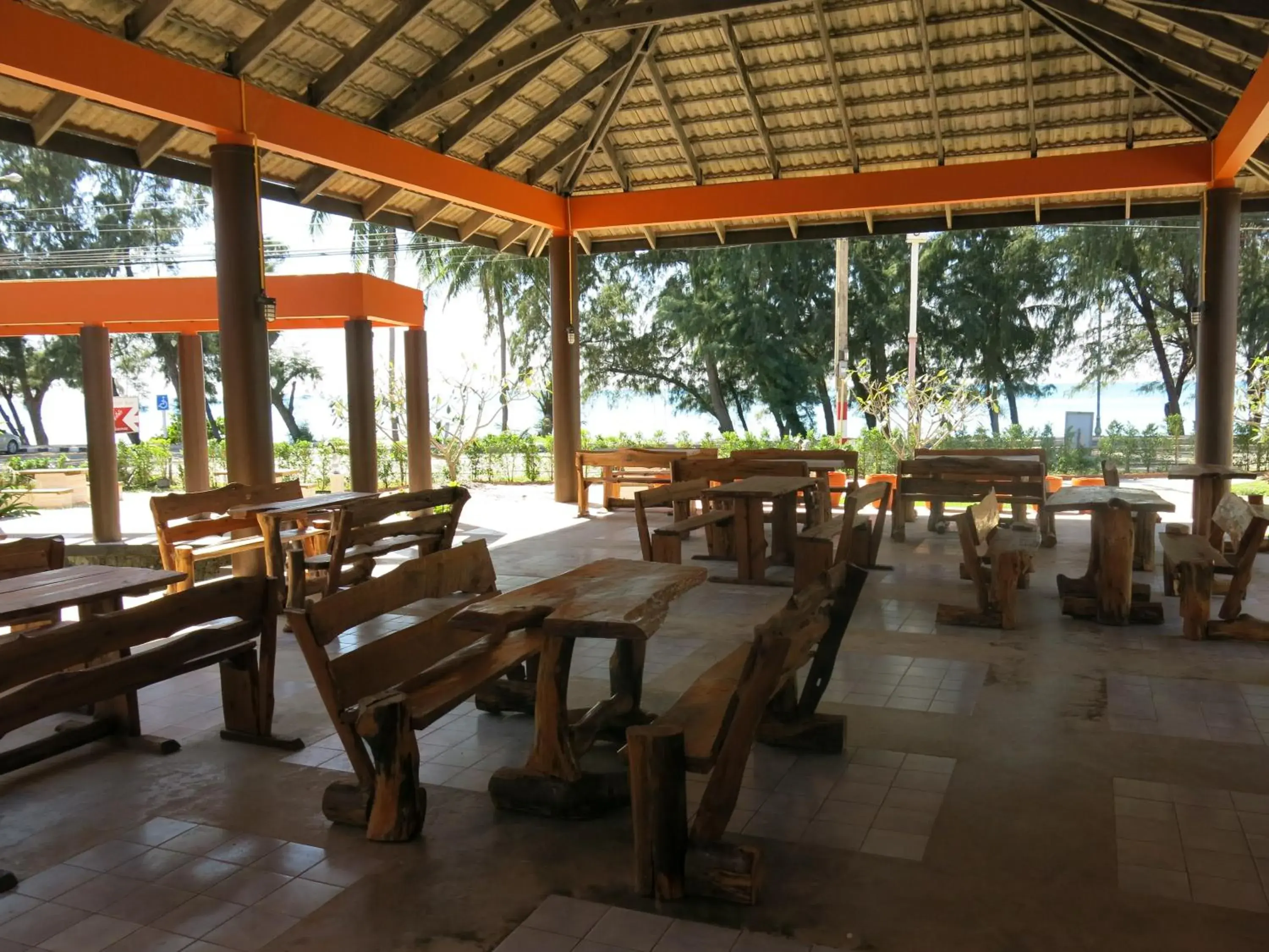 Property building, Restaurant/Places to Eat in Bayview Resort