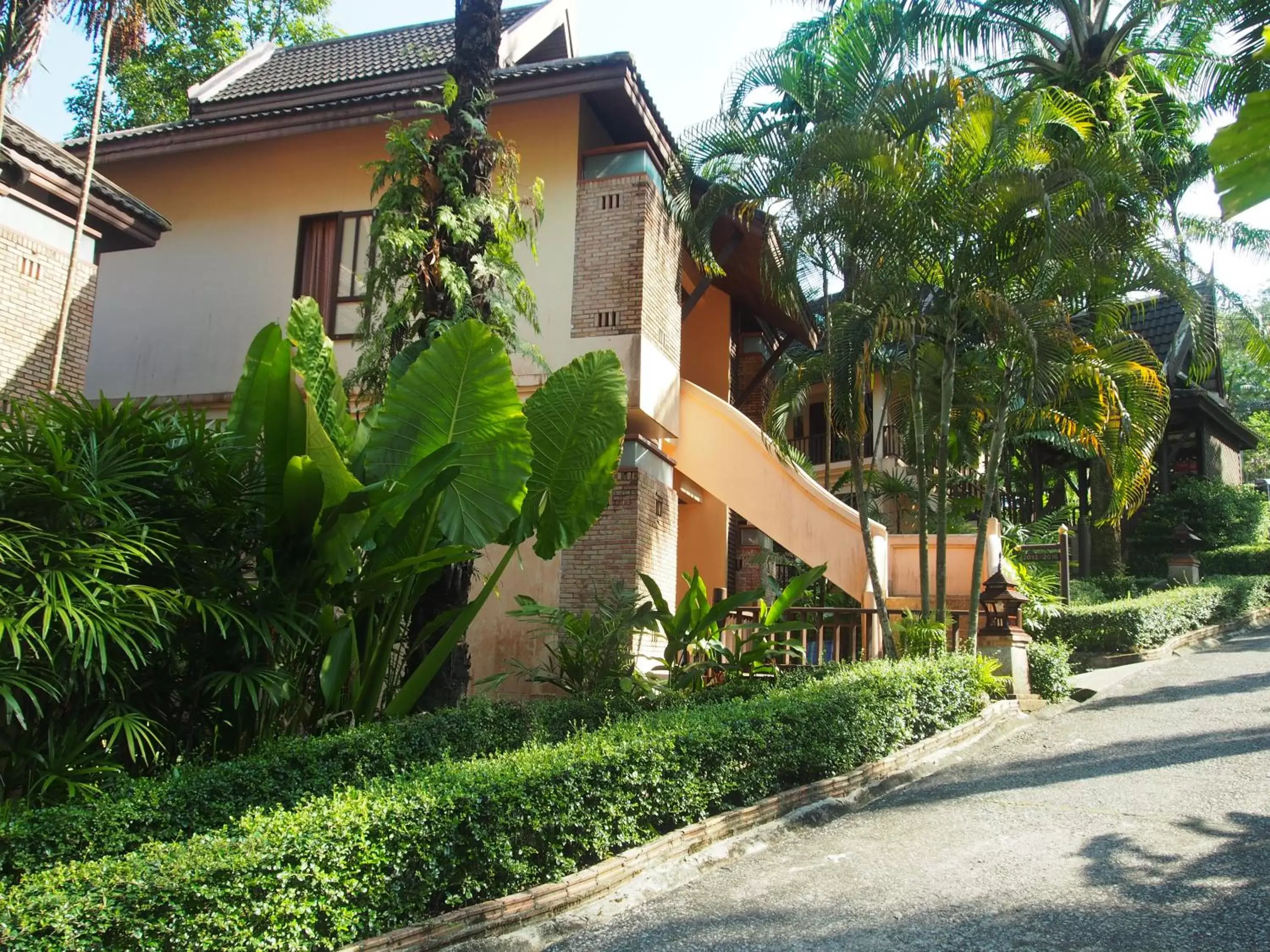 Mountain view in Khaolak Palm Beach Resort Mountain view in Khaolak Palm Beach Resort