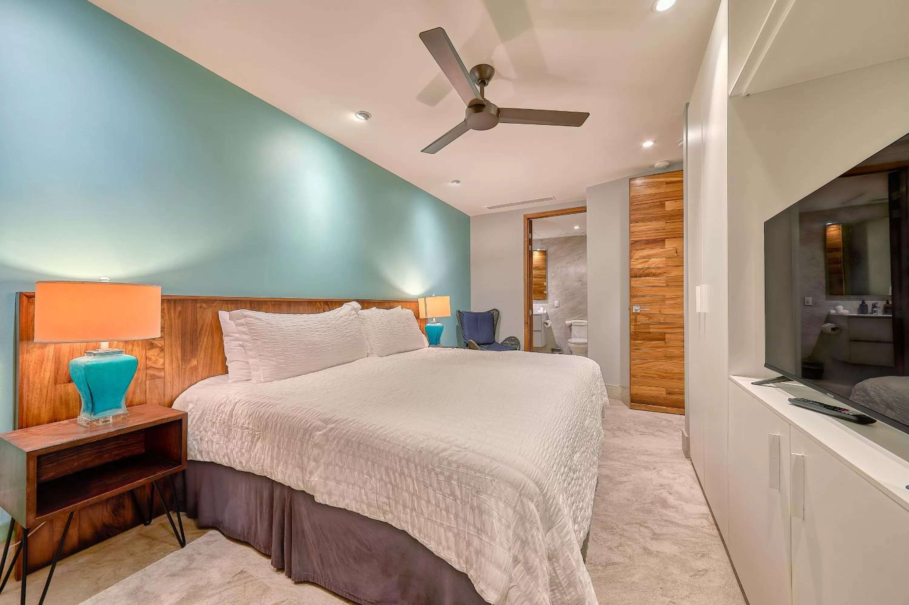 Photo of the whole room, Bed in Maxwell Residences at Indah