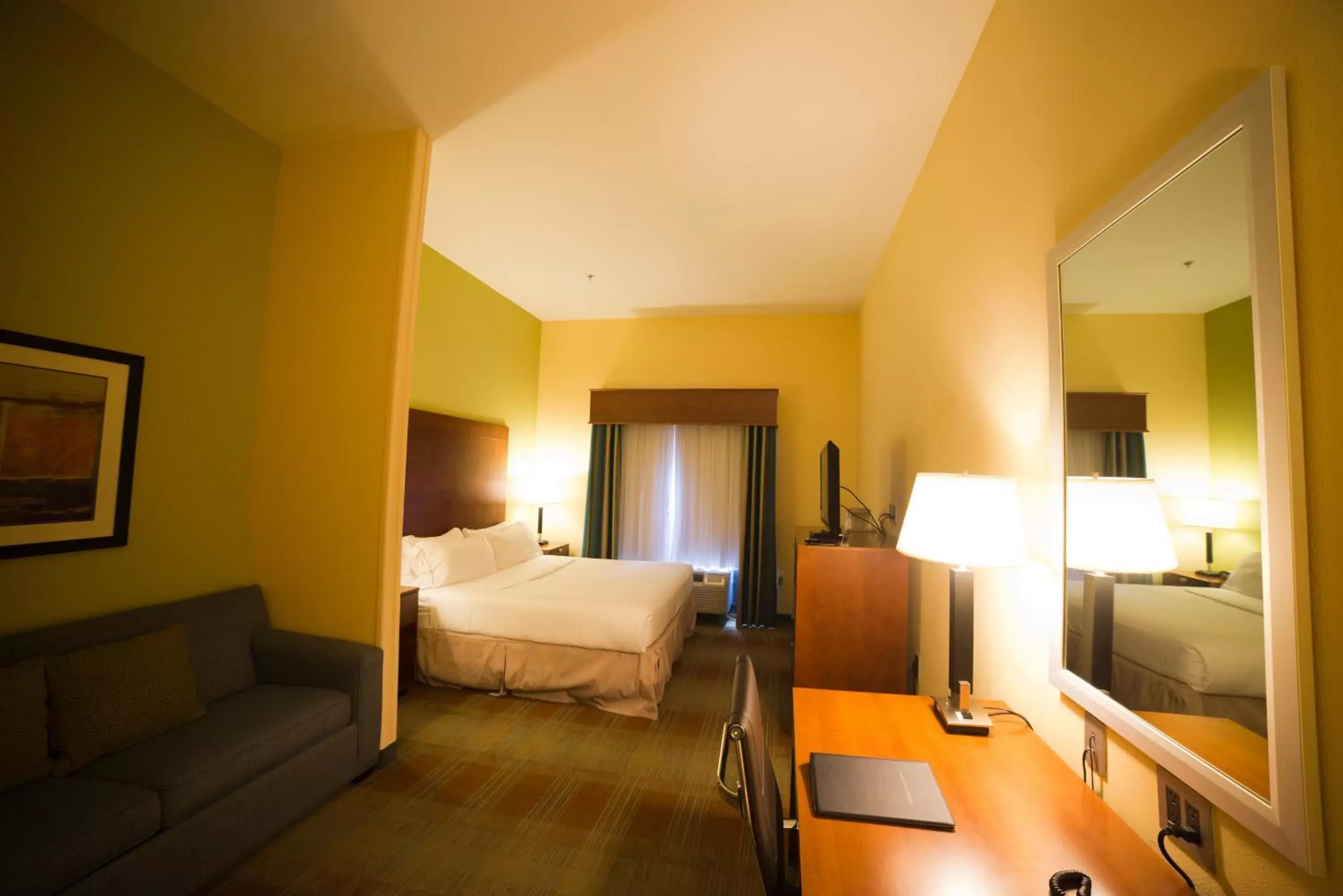 Bed in Holiday Inn Express Hotel & Suites Atlanta East - Lithonia, an IHG Hotel