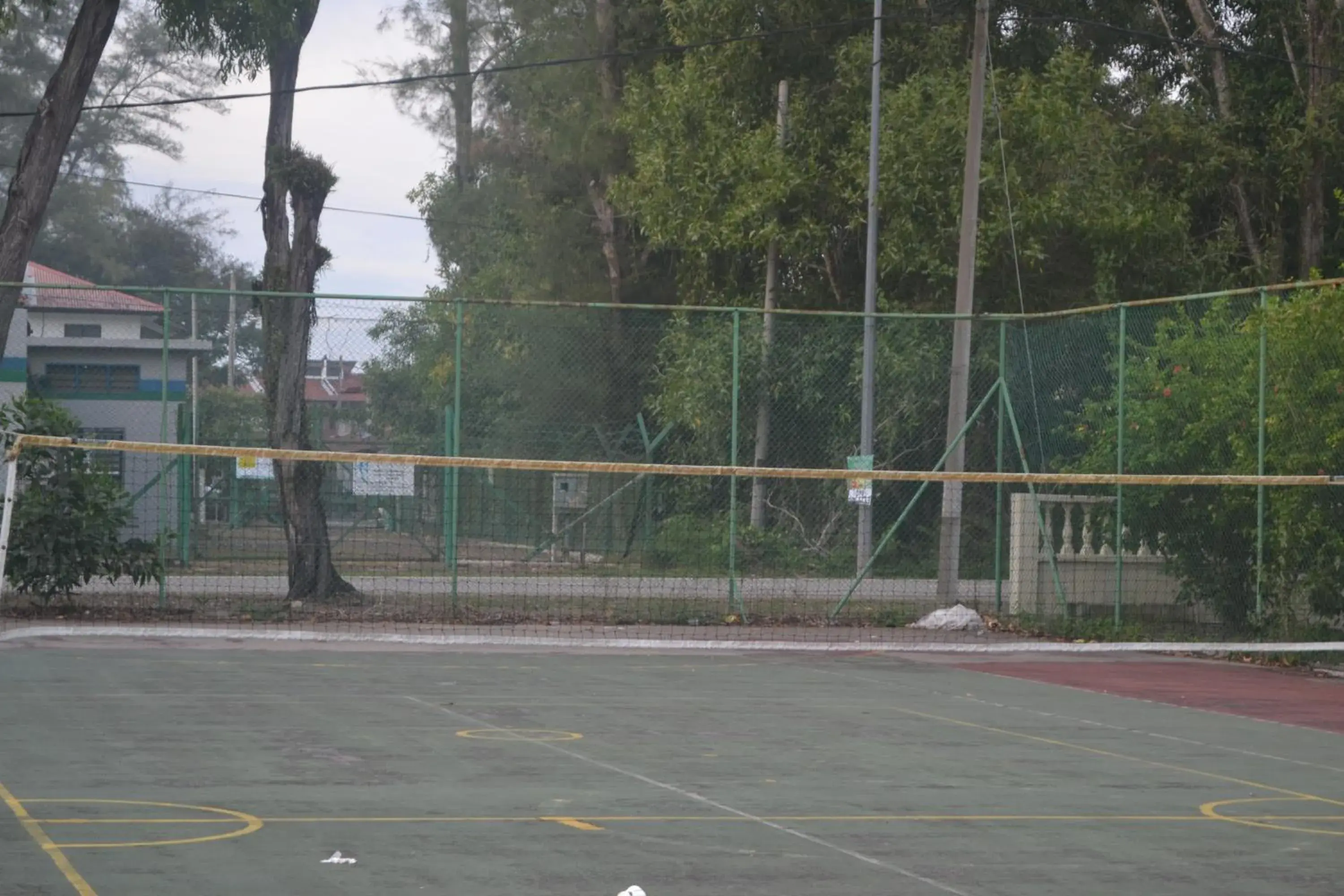 Facade/entrance, Tennis/Squash in De Rhu Beach Resort