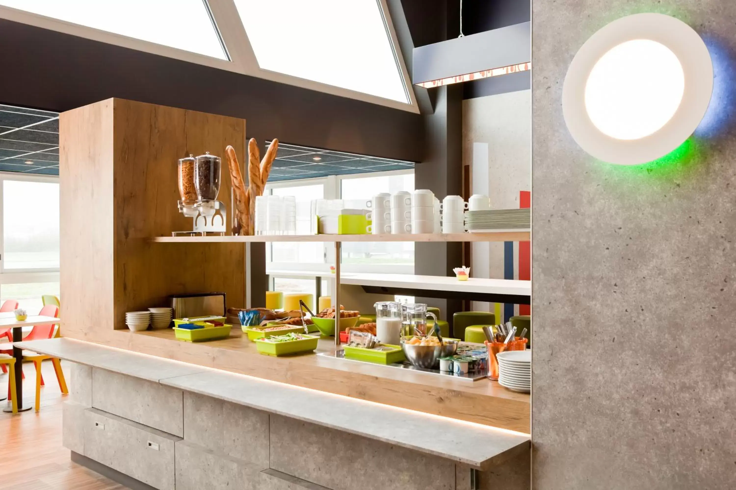 Restaurant/places to eat in ibis budget Pontault Combault RN4 Marne La Vallée Restaurant/places to eat in ibis budget Pontault Combault RN4 Marne La Vallée