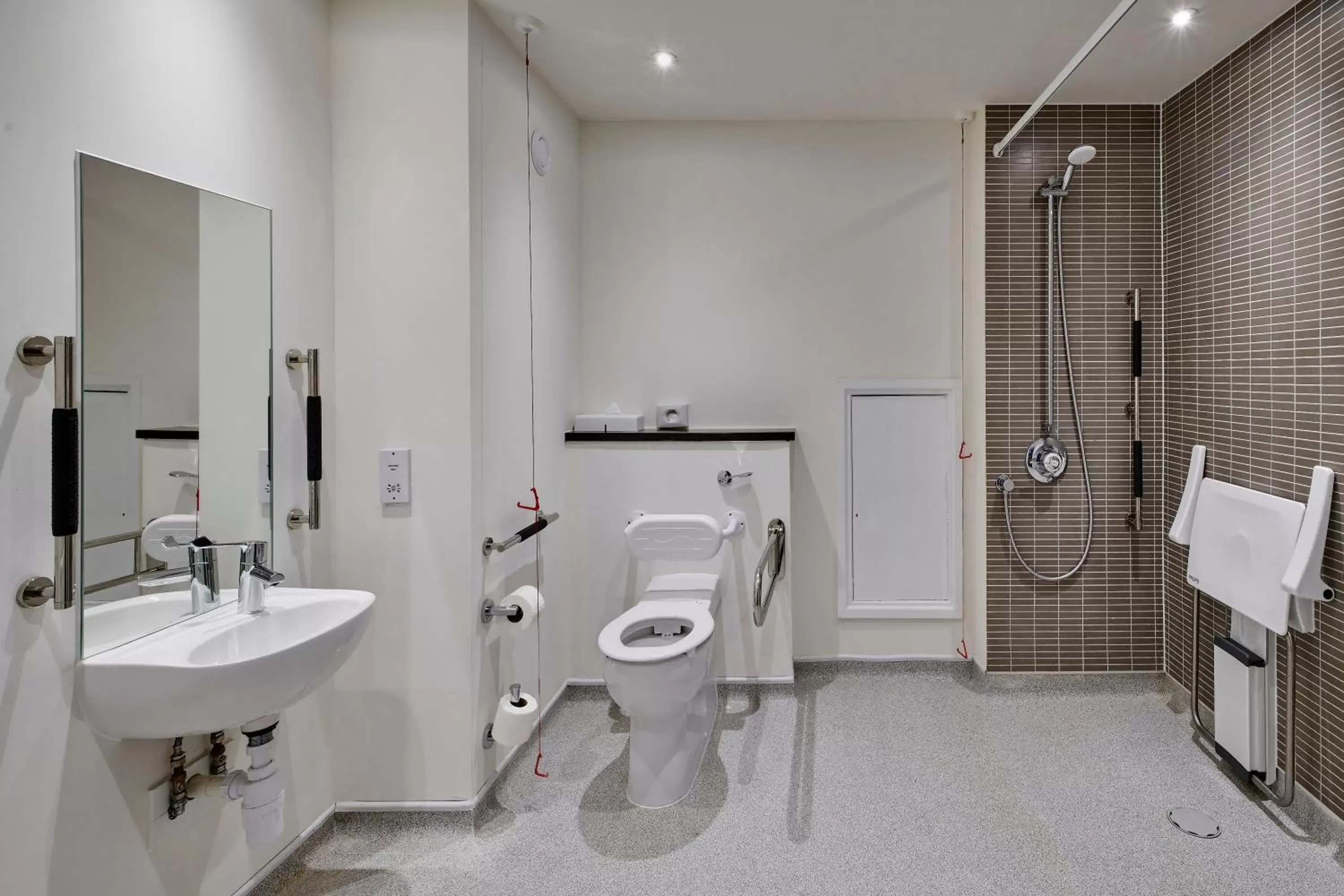 Photo of the whole room, Bathroom in Holiday Inn Haydock, an IHG Hotel