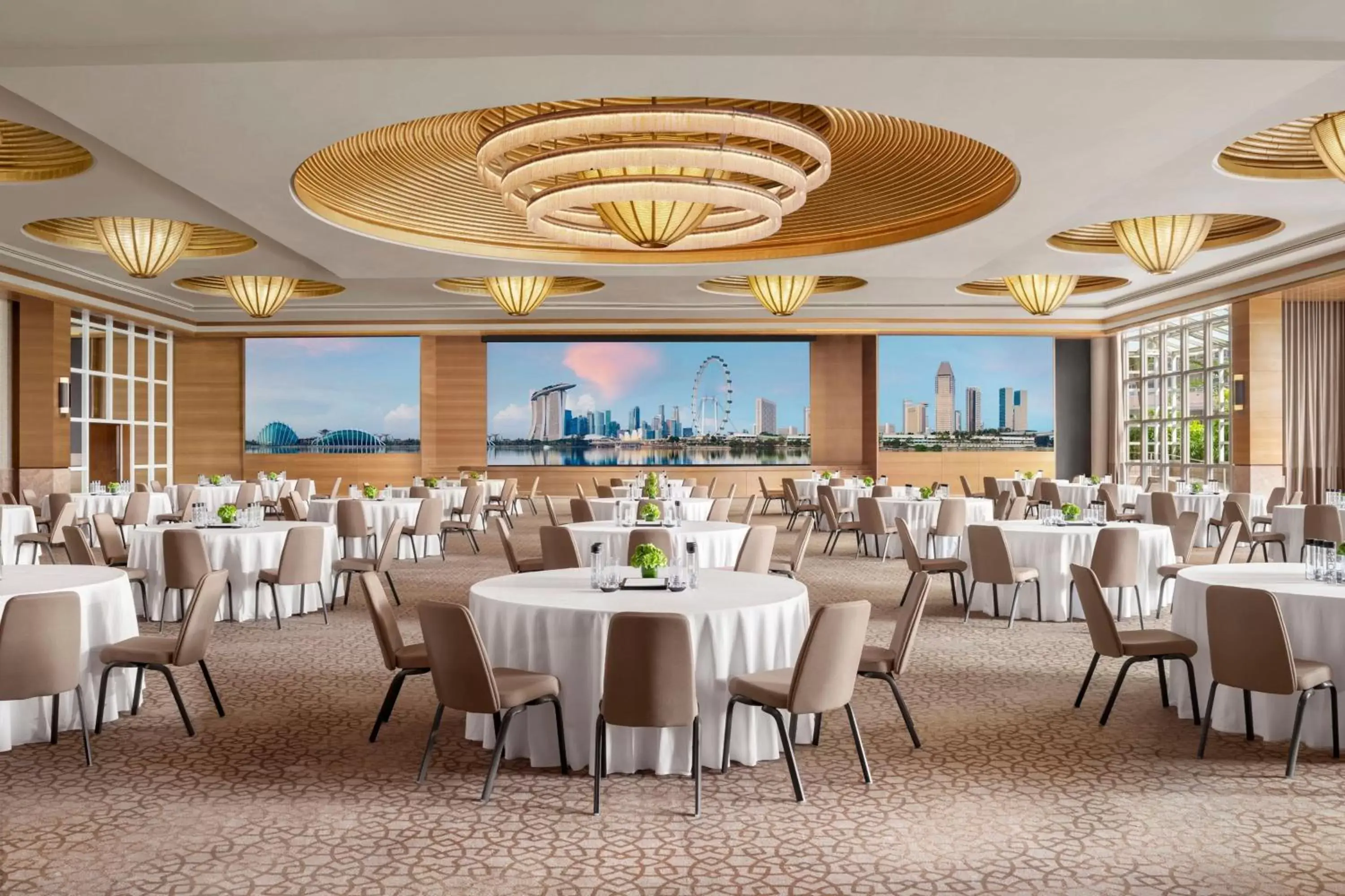 Meeting/conference room, Restaurant/Places to Eat in The Ritz-Carlton, Millenia Singapore