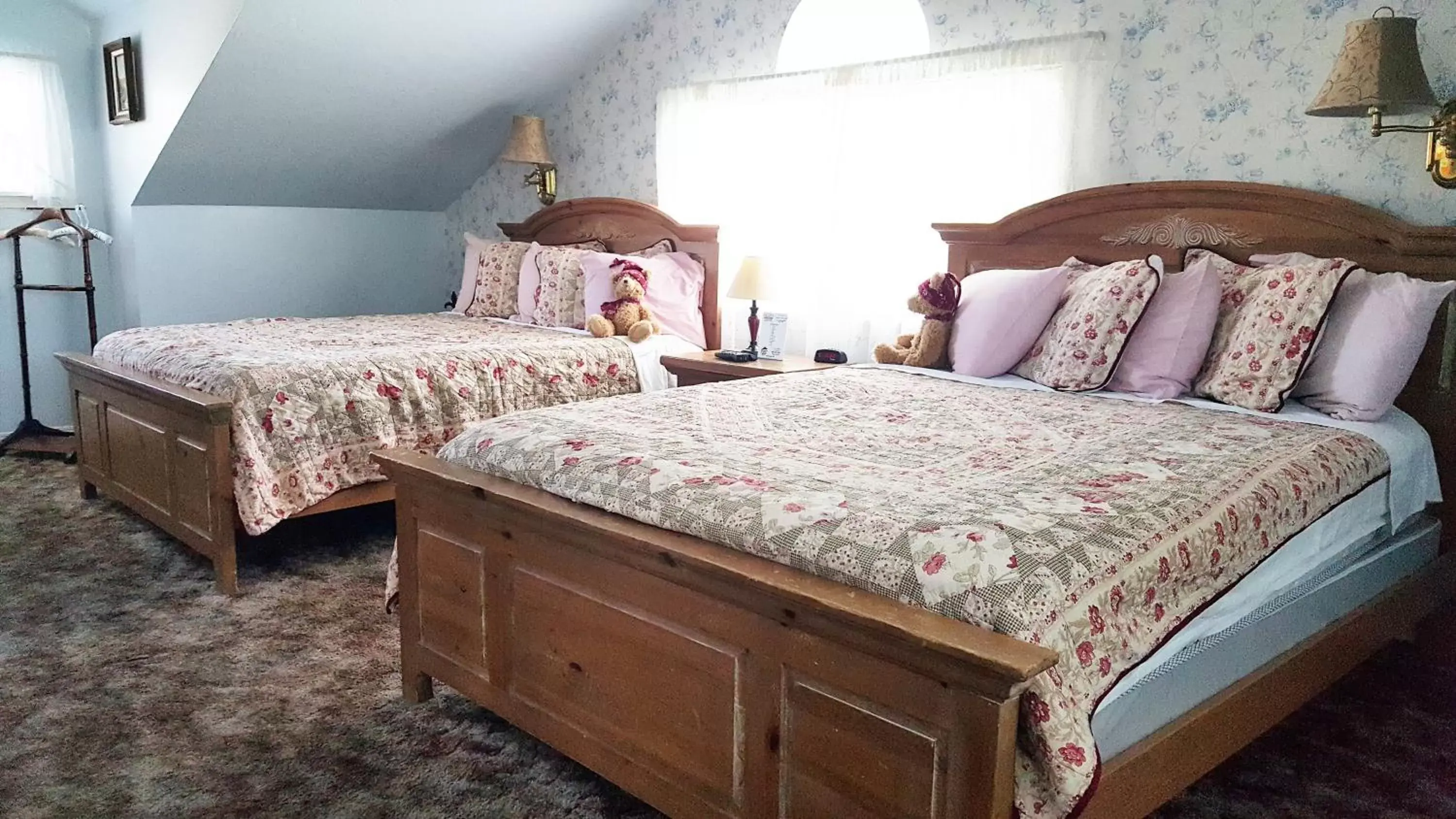 Photo of the whole room, Bed in Canyon Country Inn