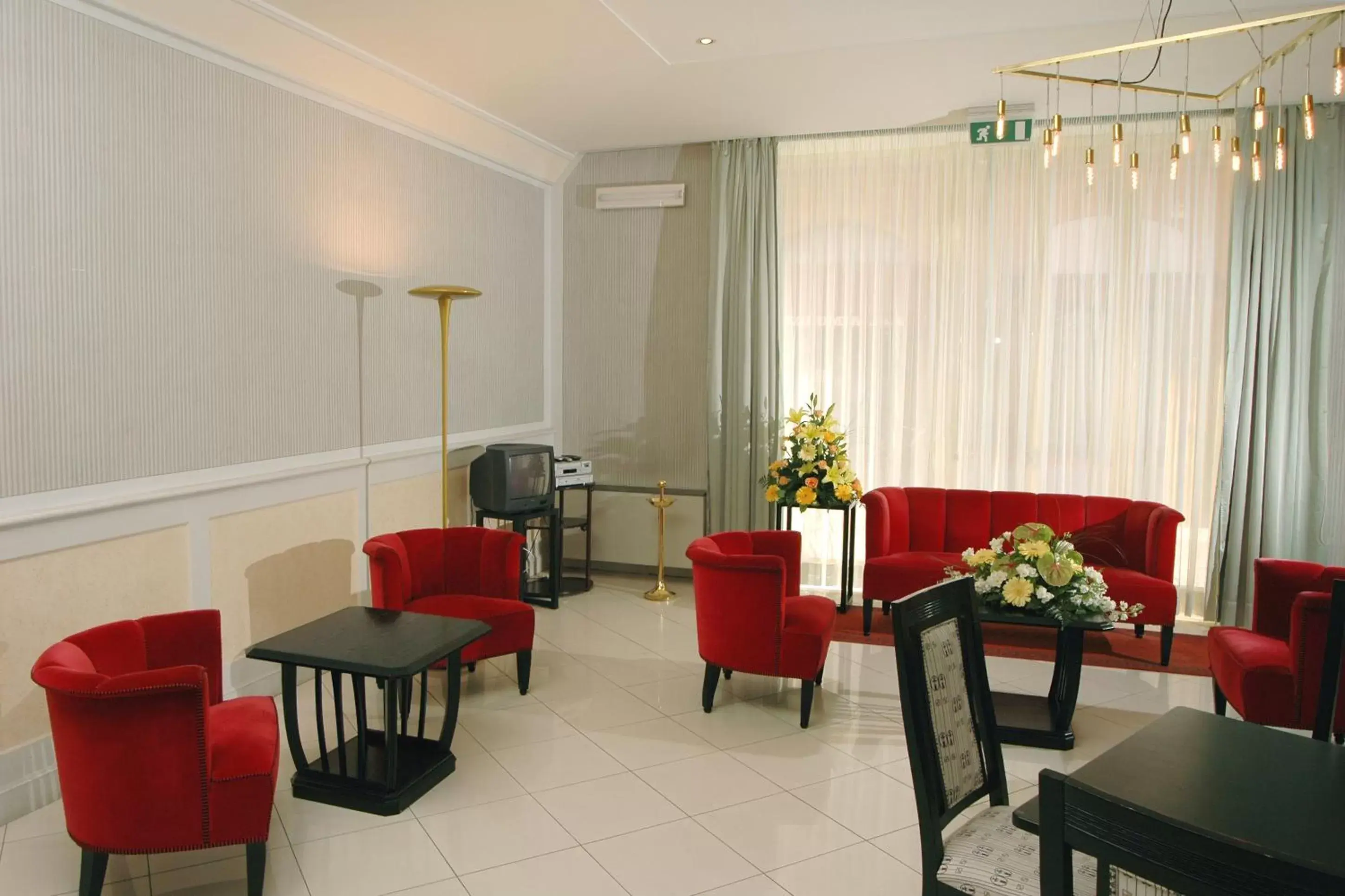 Lounge or bar, Seating Area in Hotel Centrale Byron