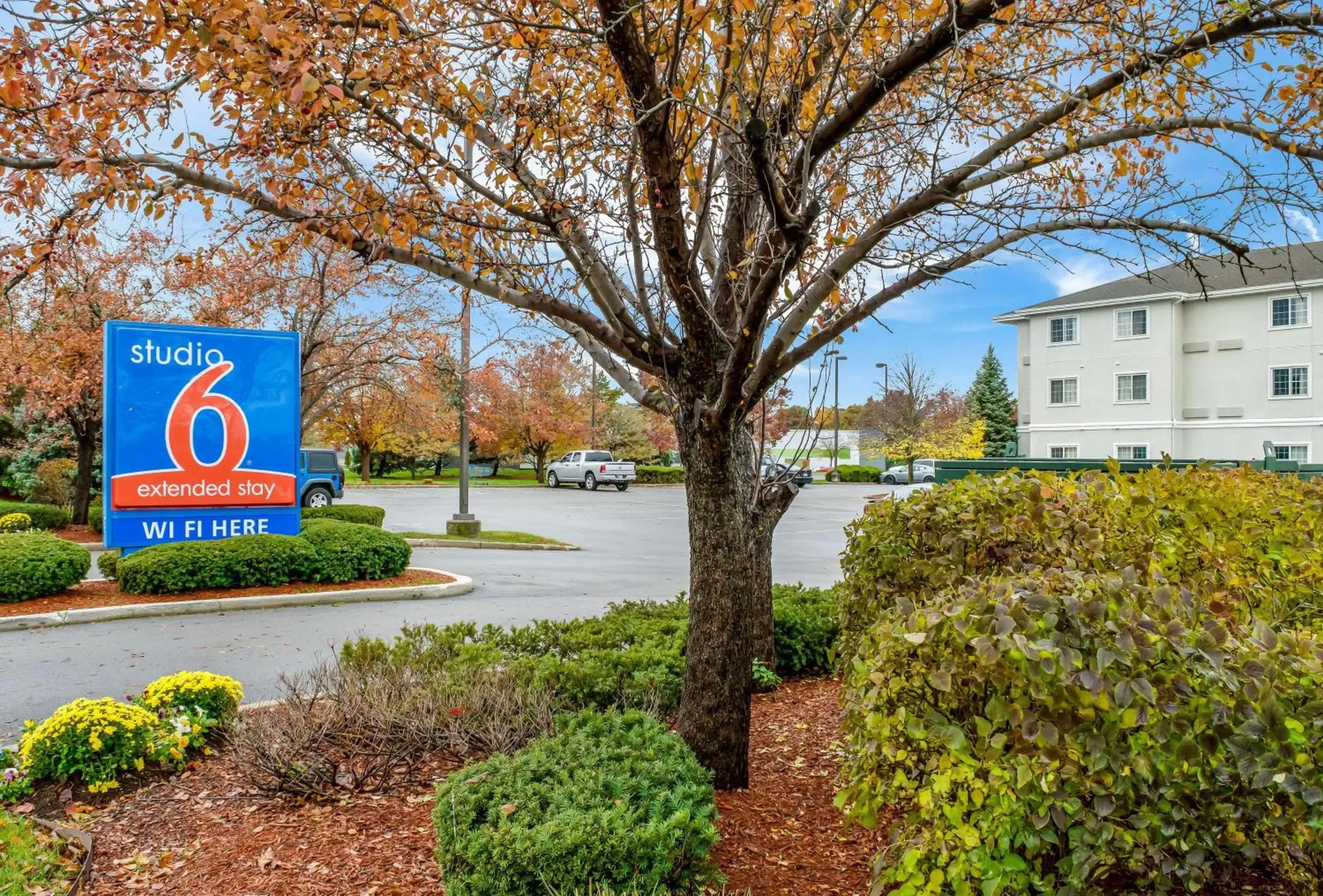 Natural landscape, Property Building in Motel 6 Fishers, In - Indianapolis