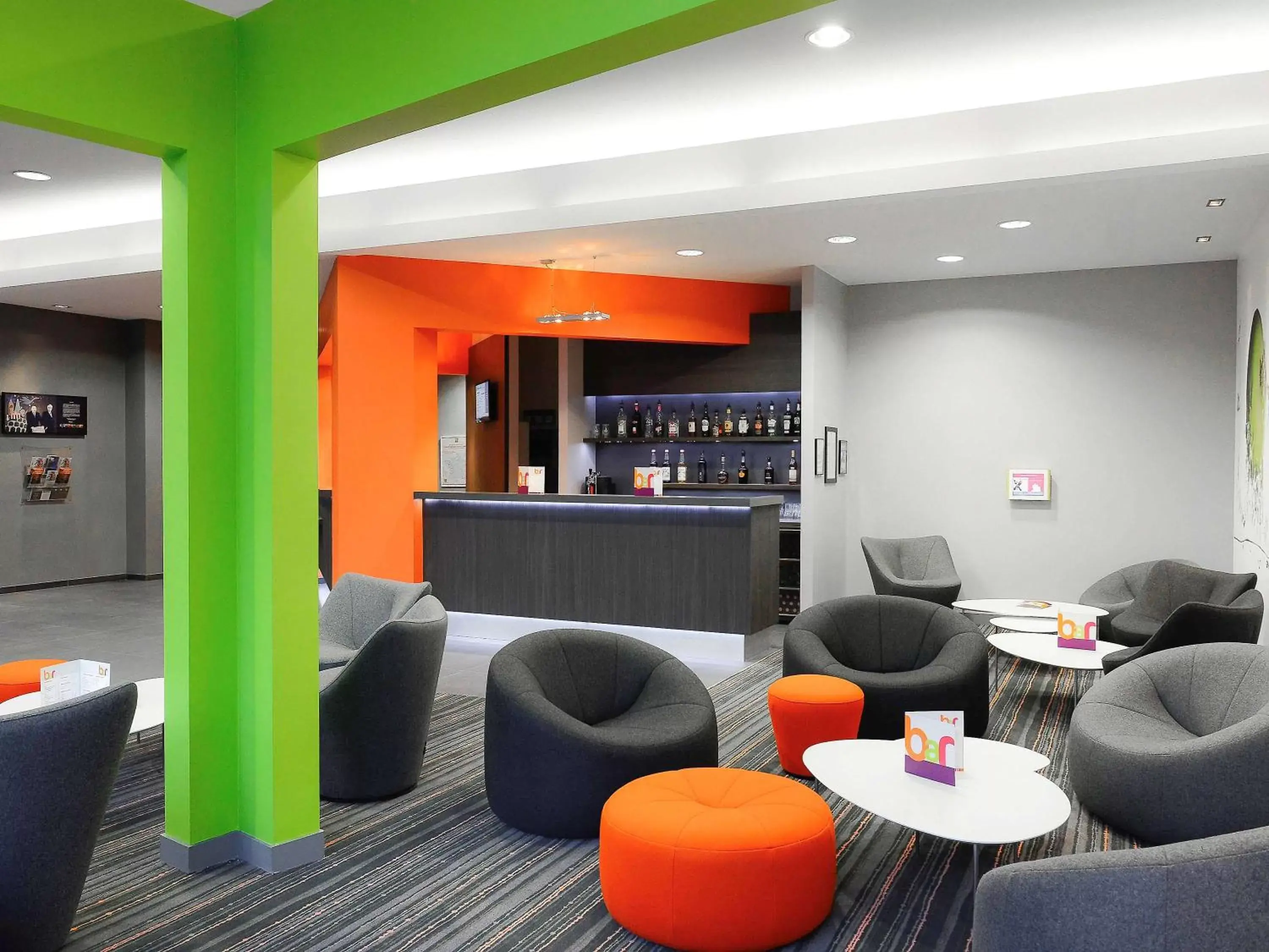 Lounge or bar, Lounge/Bar in ibis Styles Caen centre gare