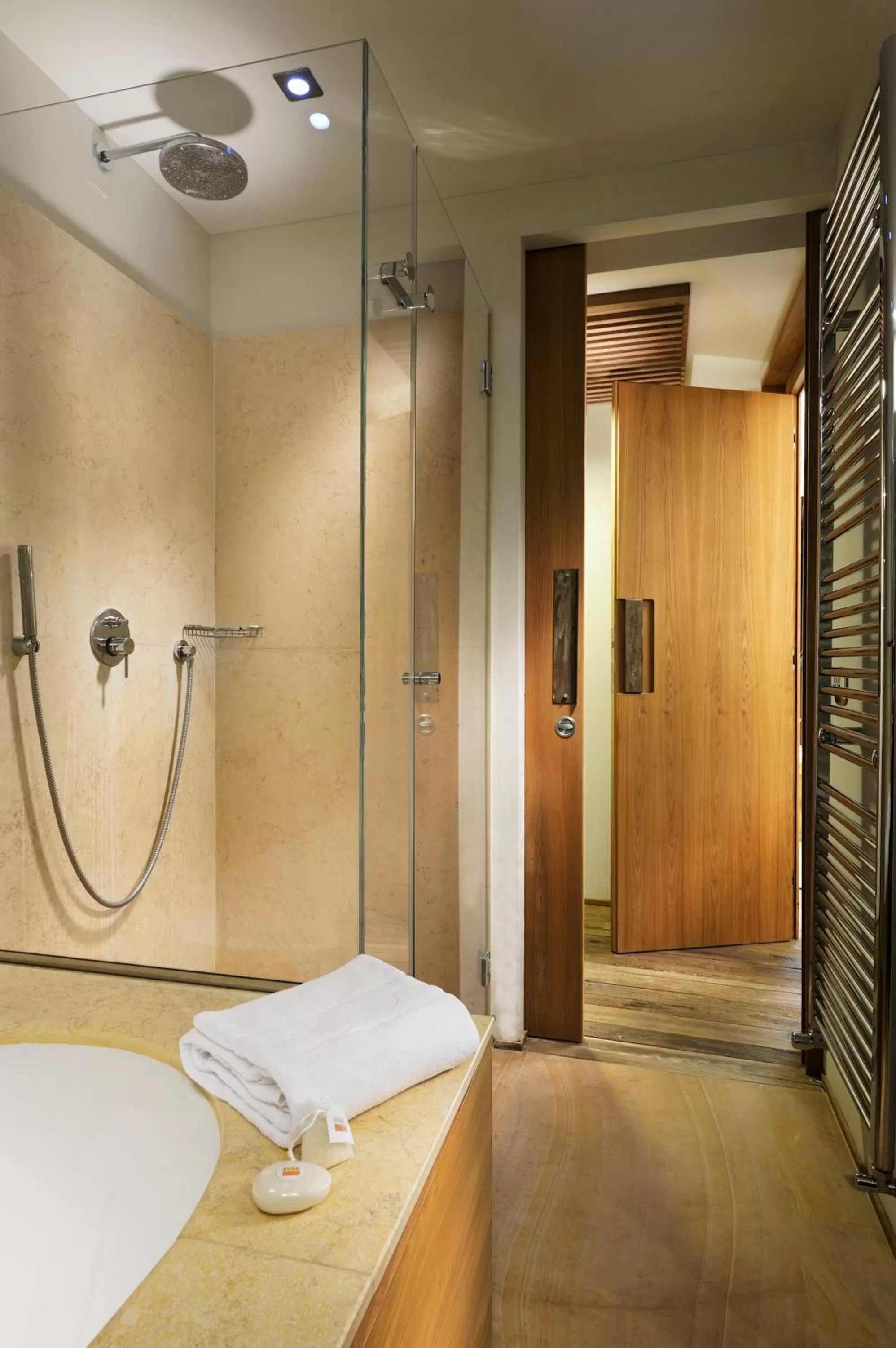 Shower in Margutta 54 Luxury Suites