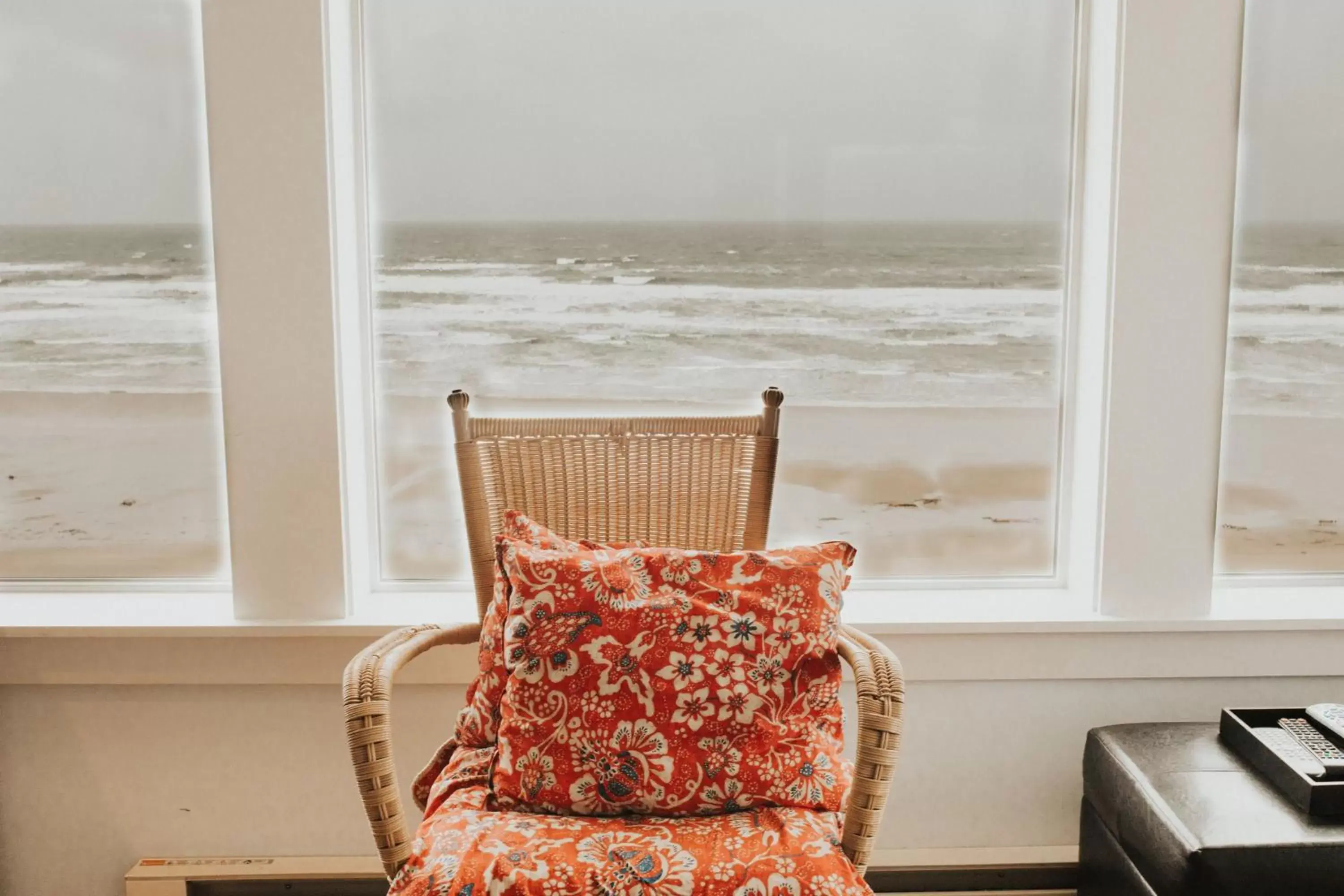 Seating Area in Nye Beach Condos & Cottages