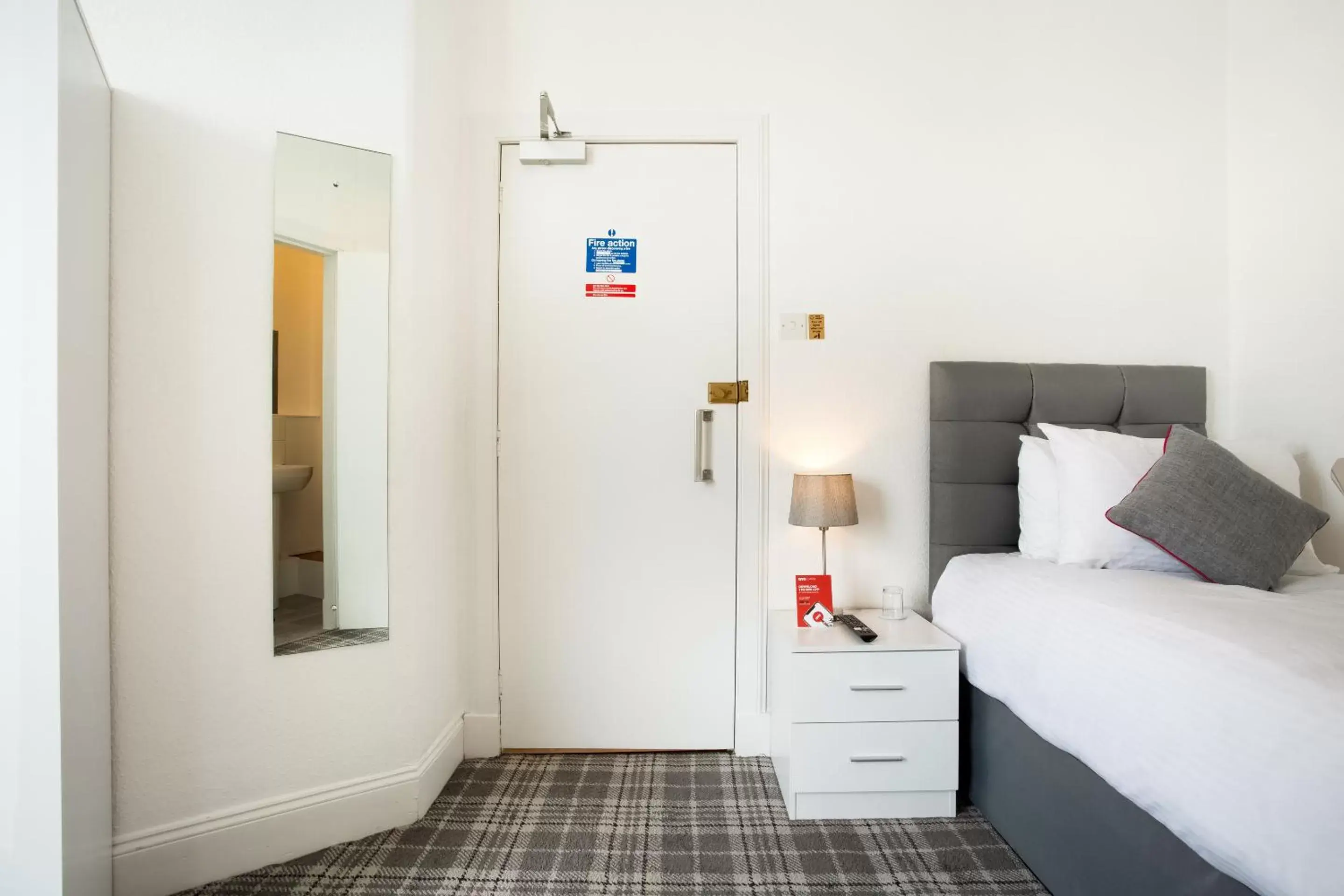 Single Room in Corner Hotel Single Room in Corner Hotel