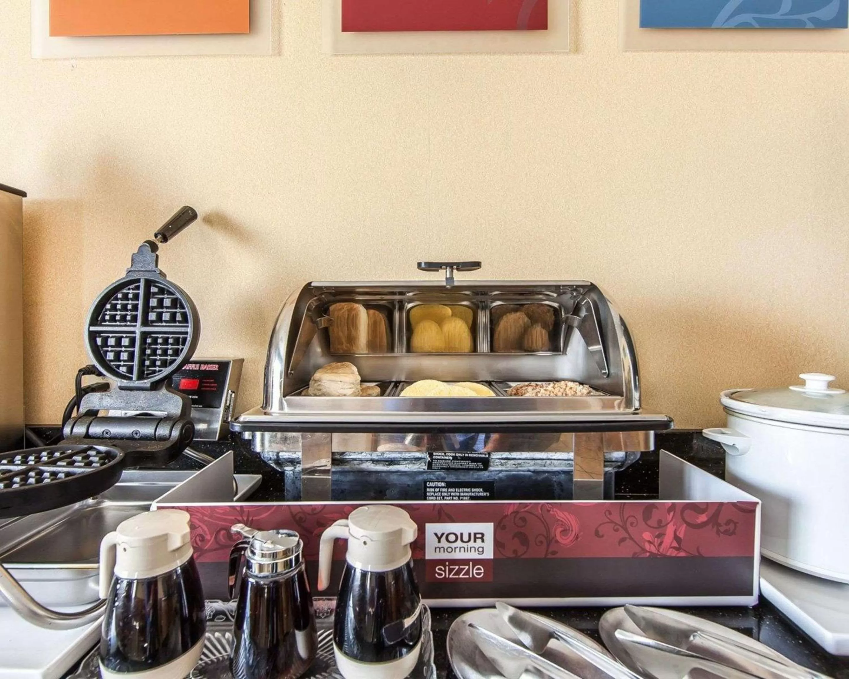 Restaurant/places to eat in Quality Inn Seaman