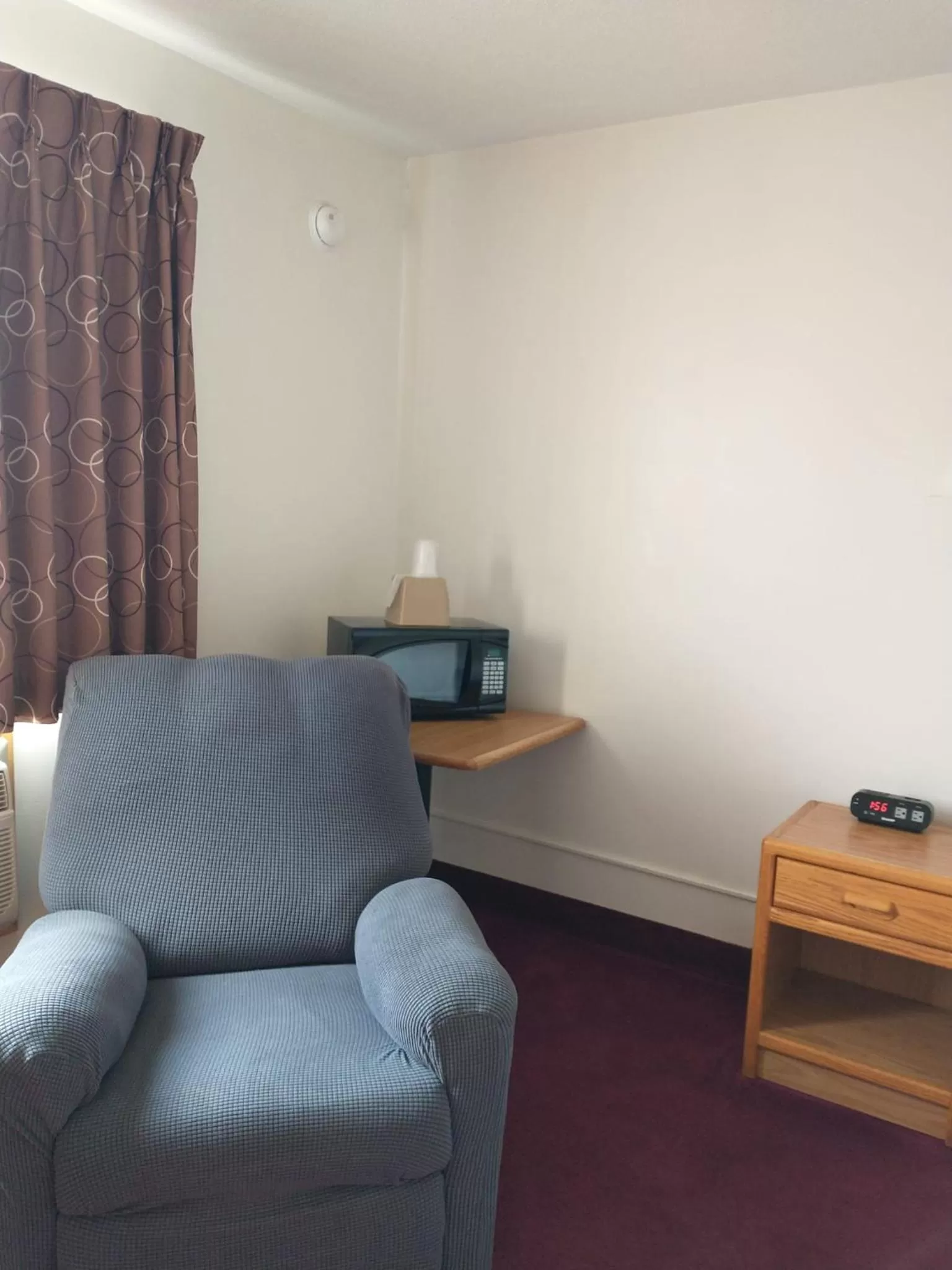 hair dresser in Sauk River Inn & Suites, a Travelodge by Wyndham