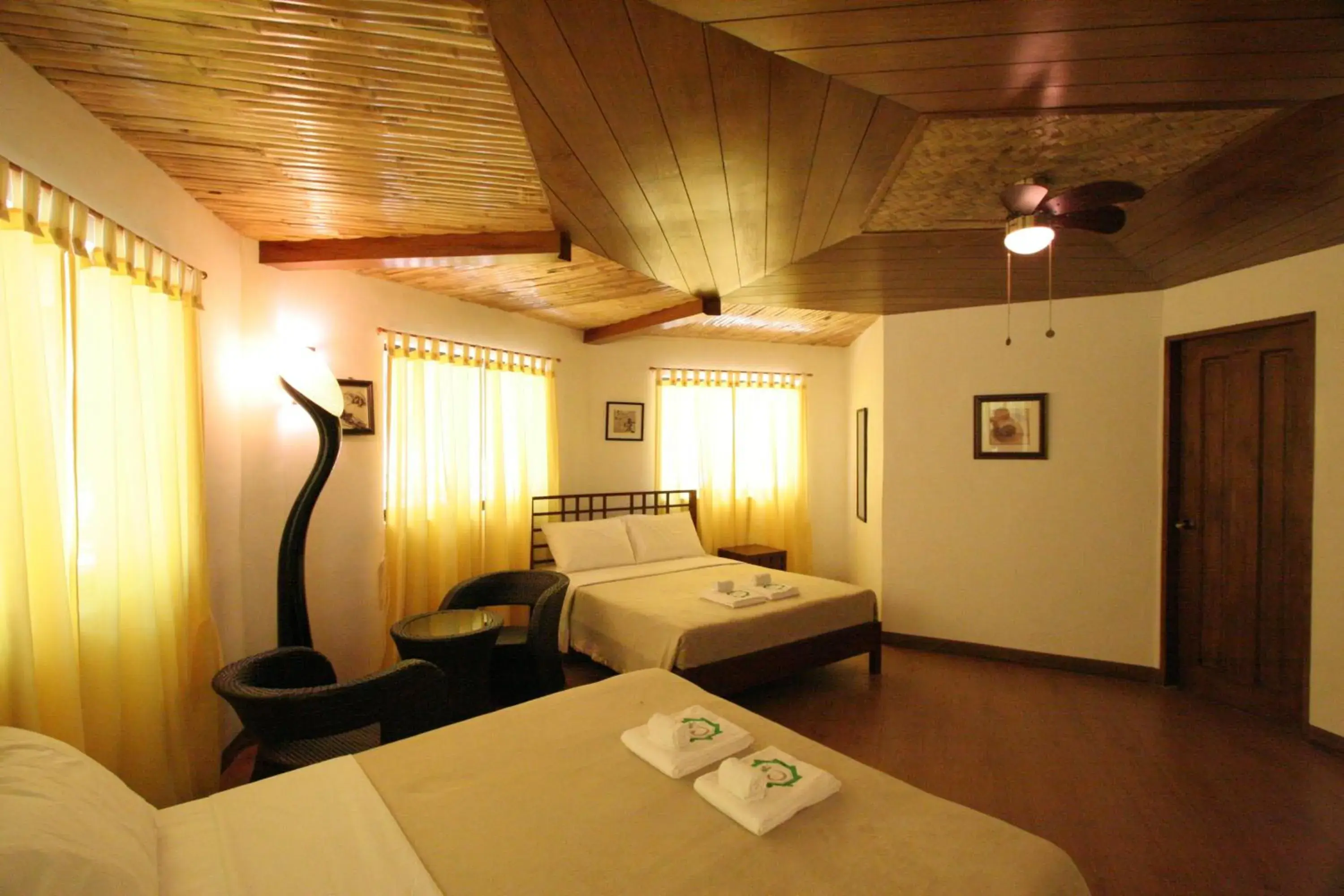 Bed in Coron Hilltop View Resort