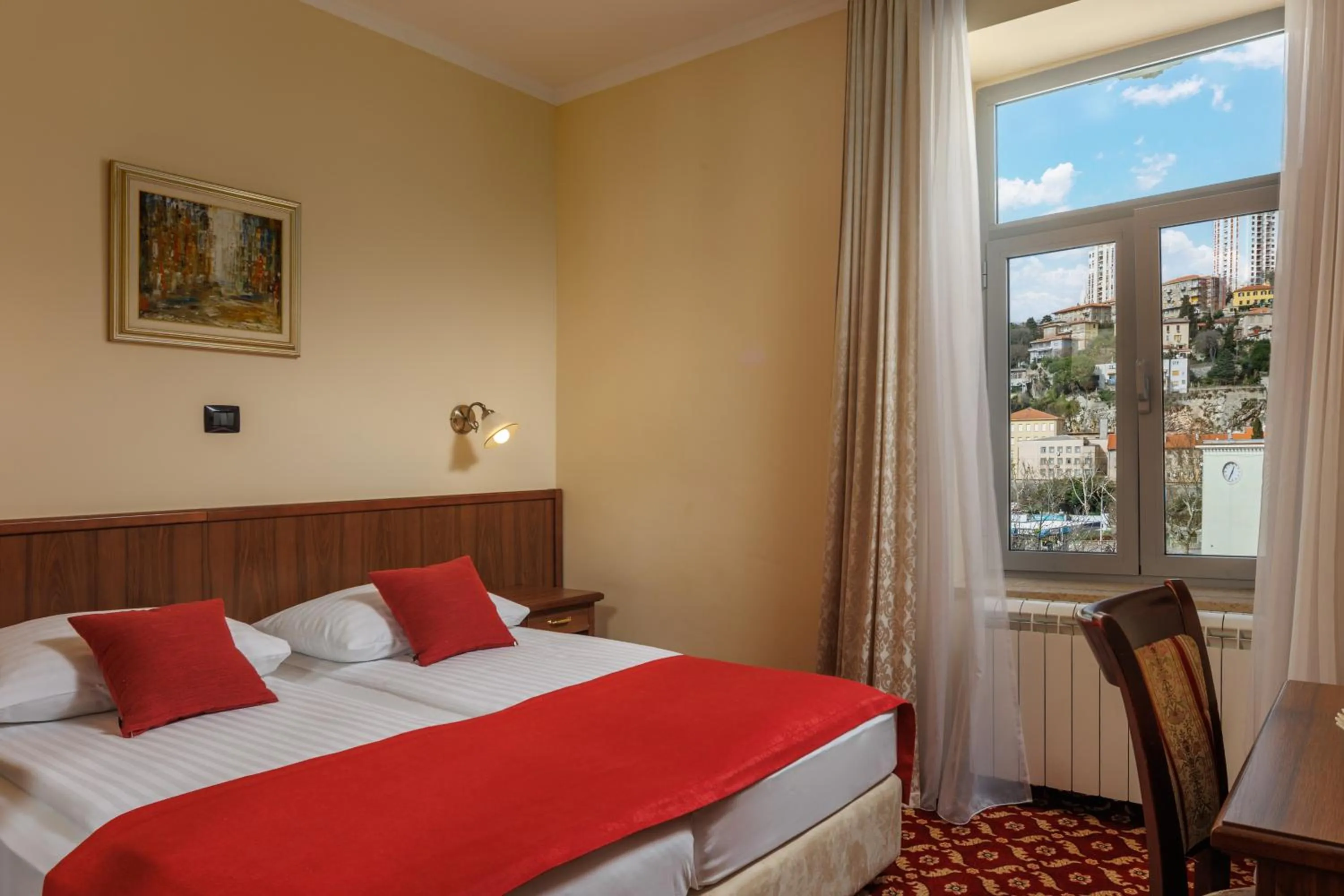 View (from property/room), Bed in Hotel Continental