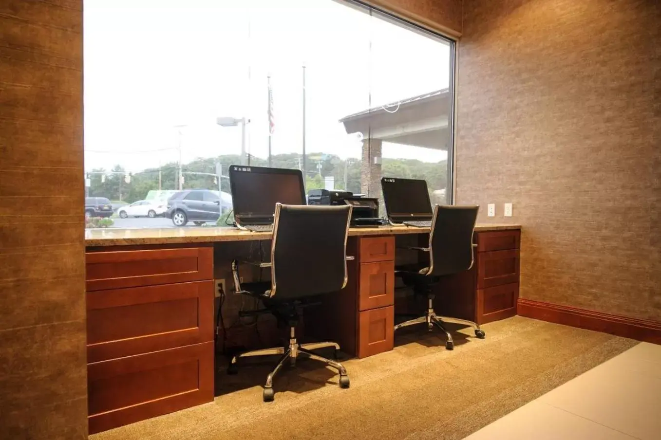 Decorative detail in Holiday Inn Plainview-Long Island by IHG Decorative detail in Holiday Inn Plainview-Long Island by IHG