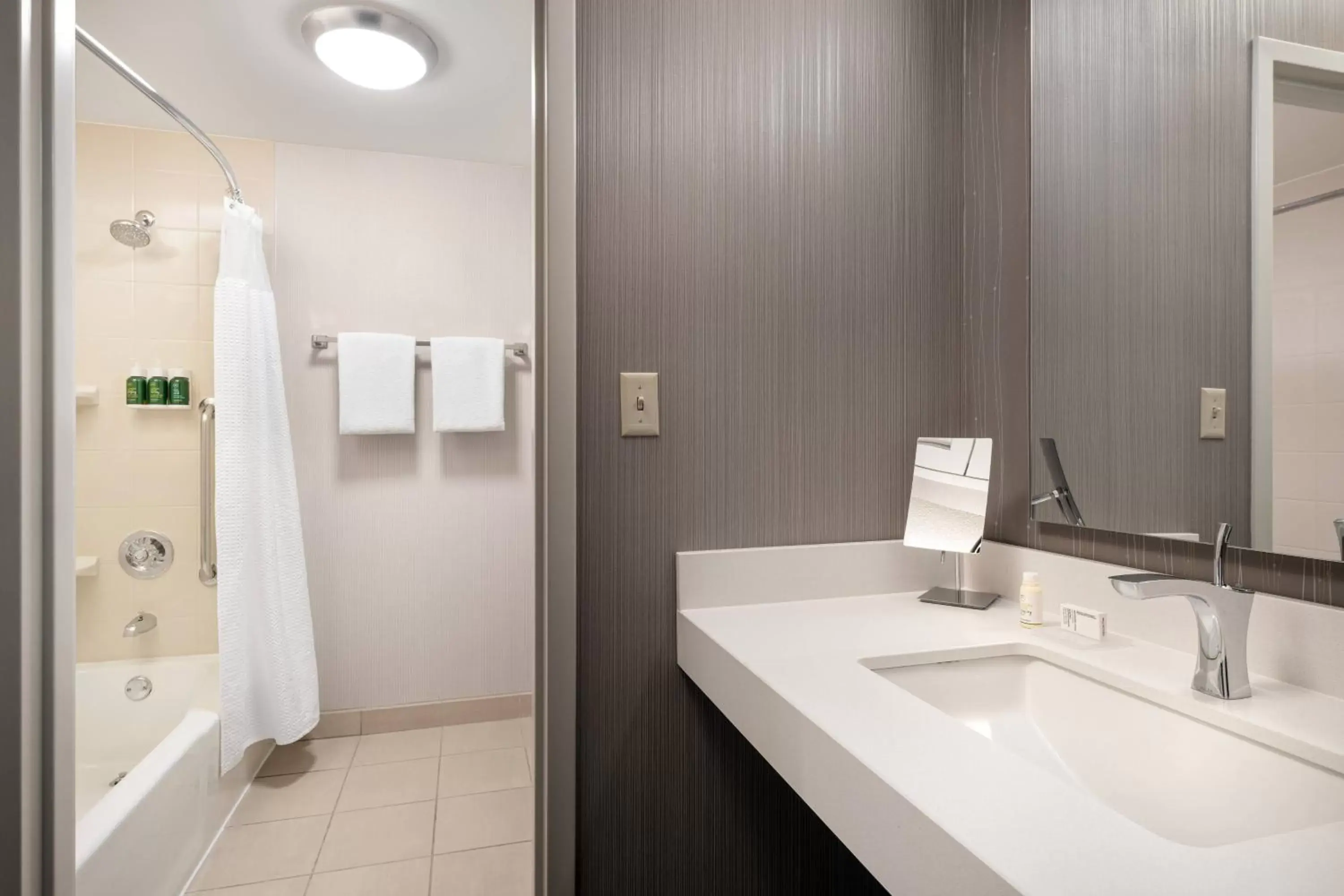 Bathroom in Courtyard by Marriott Boulder