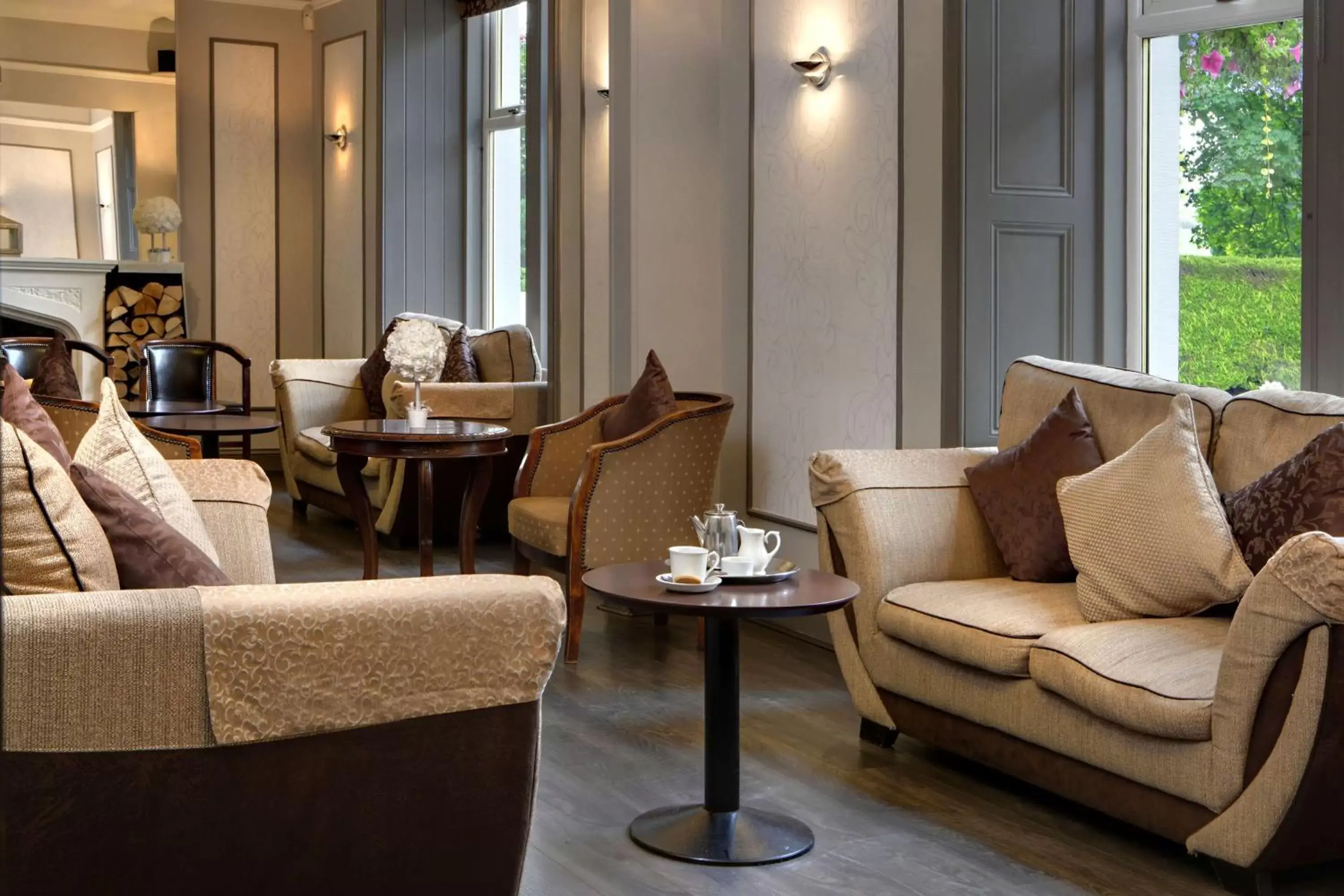 Lounge or bar in Dryfesdale Hotel - BW Signature Collection Lounge or bar in Dryfesdale Hotel - BW Signature Collection