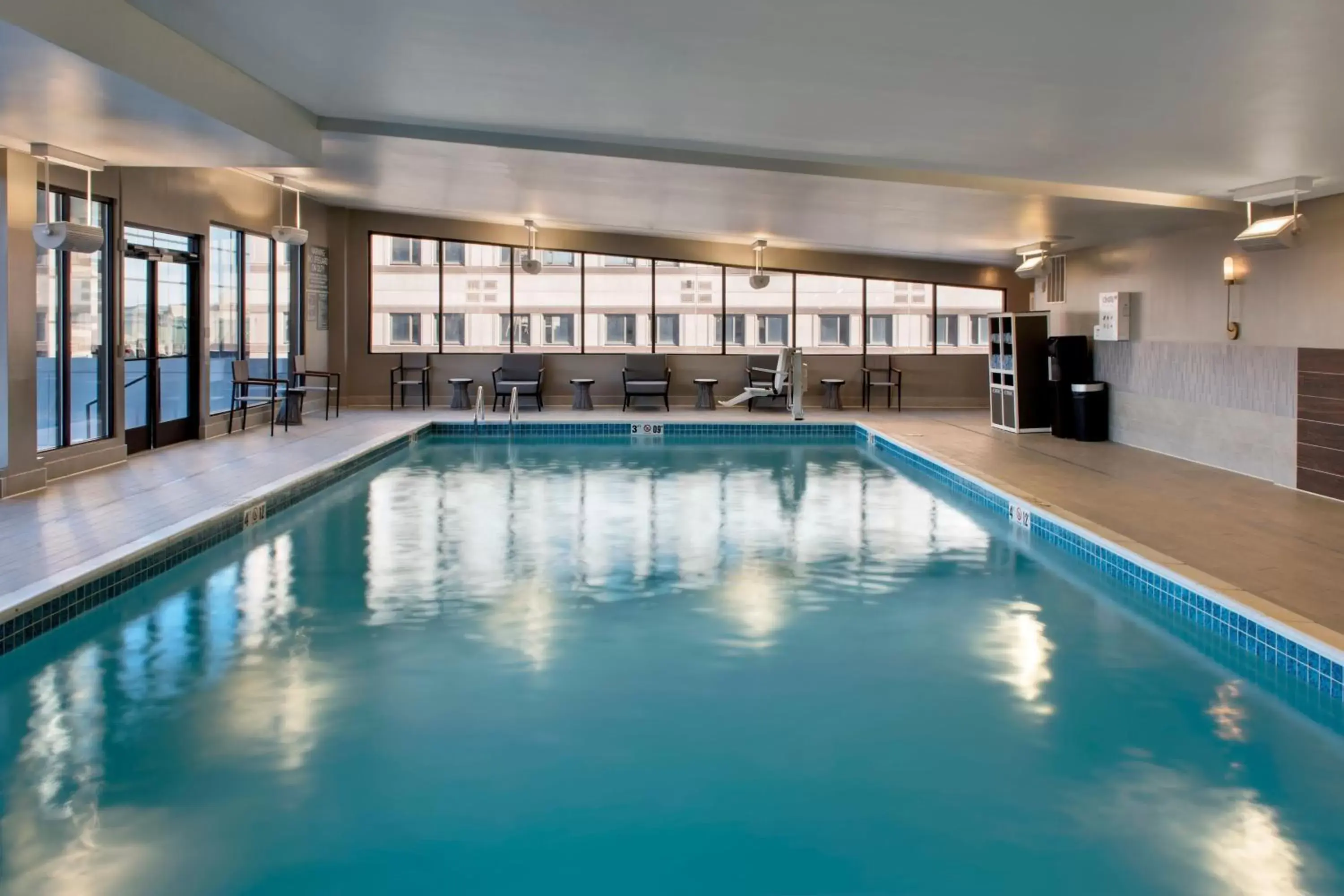 Swimming Pool in Marriott Springfield Downtown