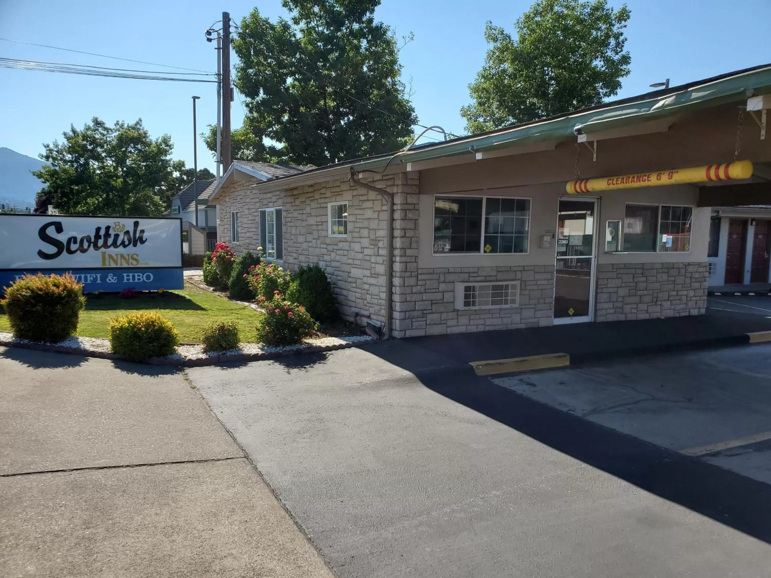 Property building in Scottish Inns Ashland