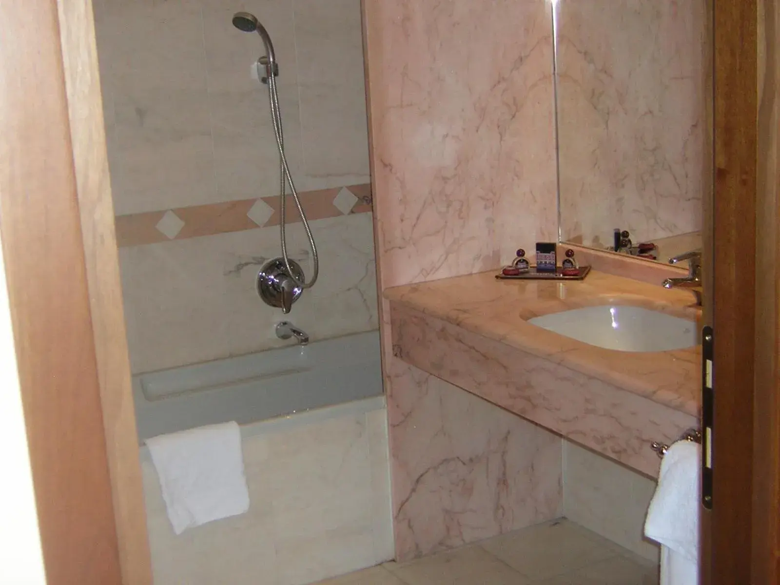 Bathroom in Park Hotel Villa Potenziani