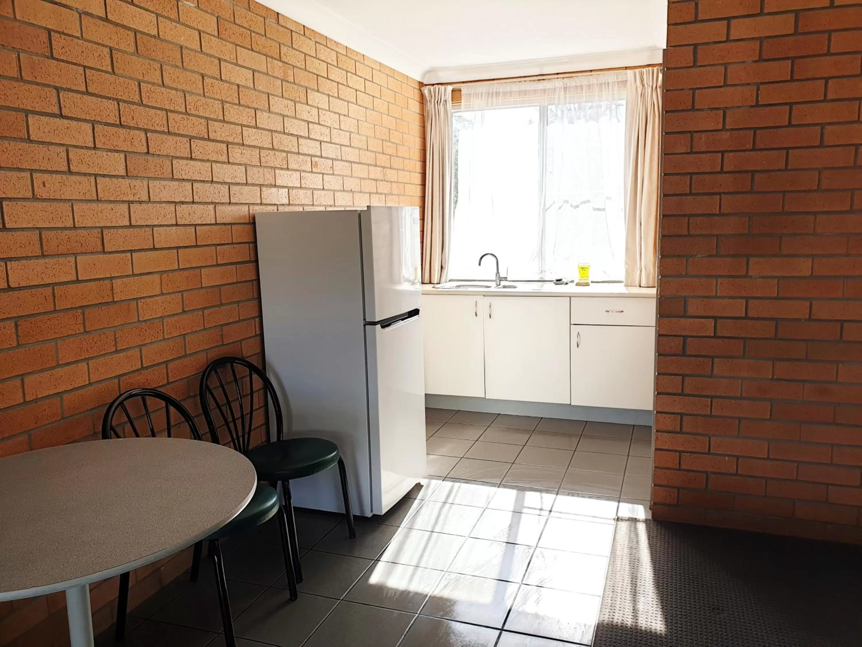 Coffee/tea facilities in Park Drive Motel