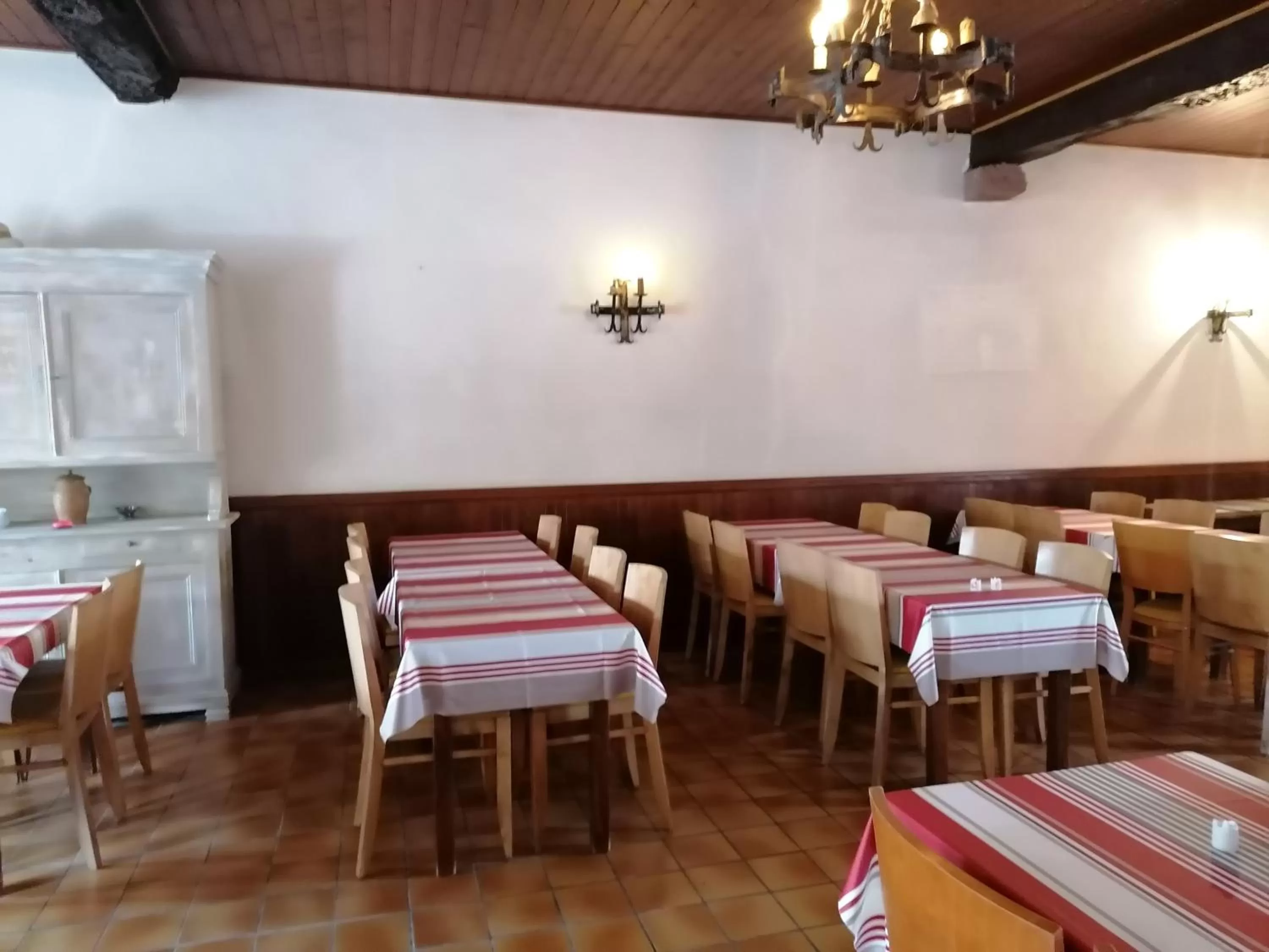 Restaurant/Places to Eat in Hotel des Remparts