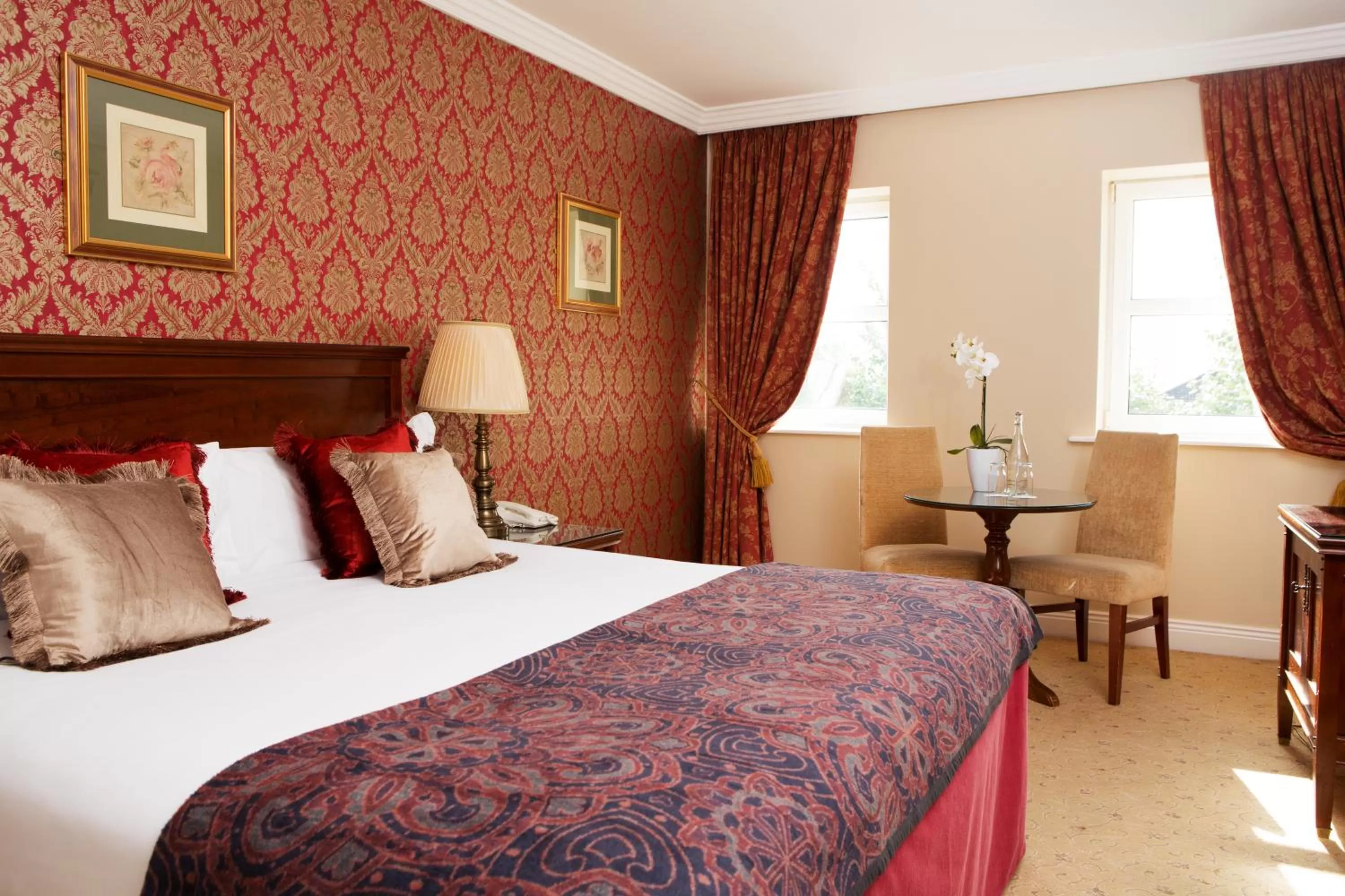 Garden, Bed in Anner Hotel