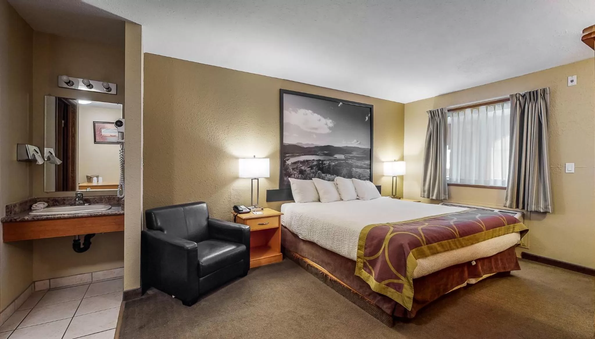 Bed in Super 8 by Wyndham Osoyoos