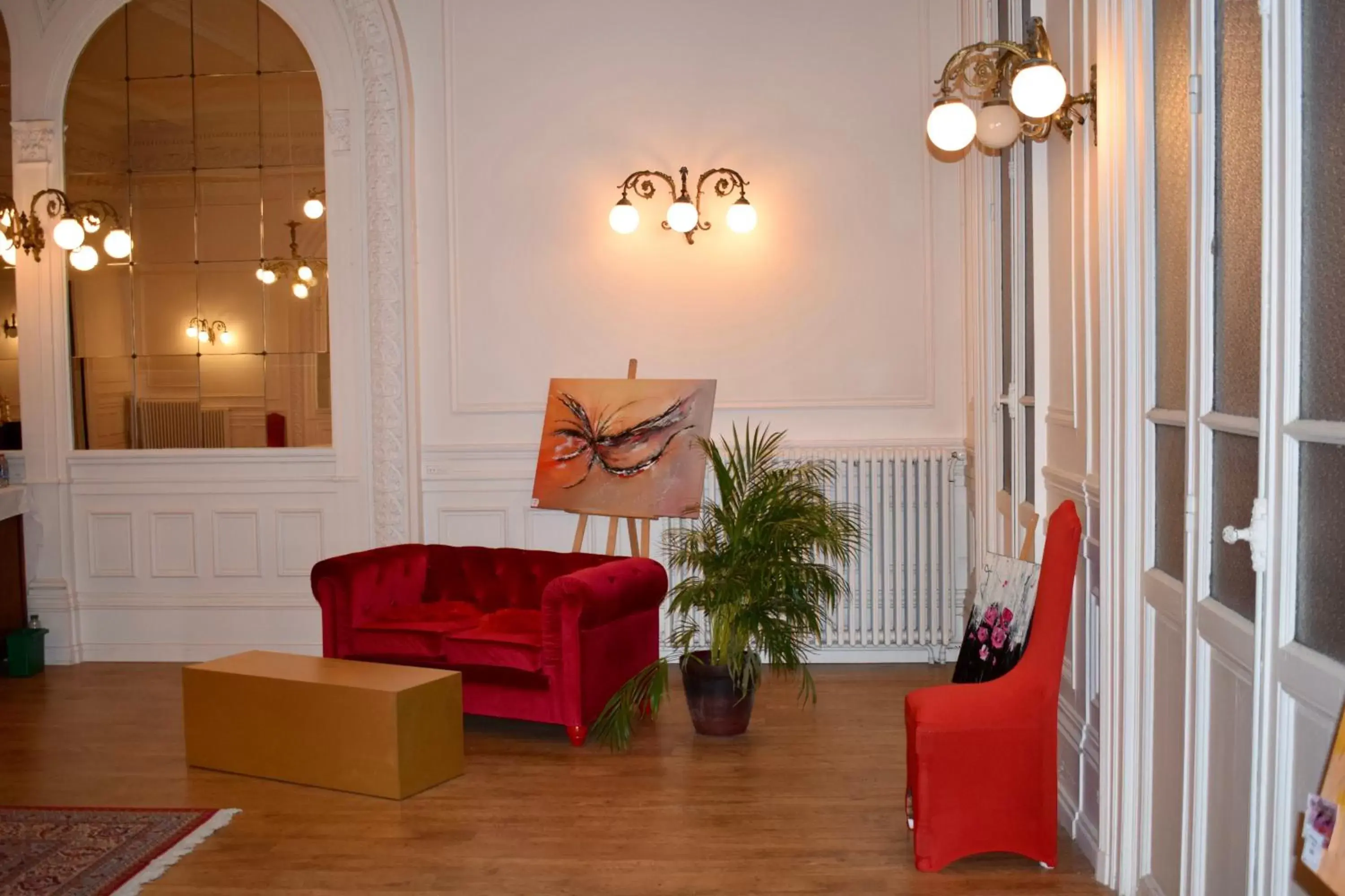 Seating Area in Salon Boyer