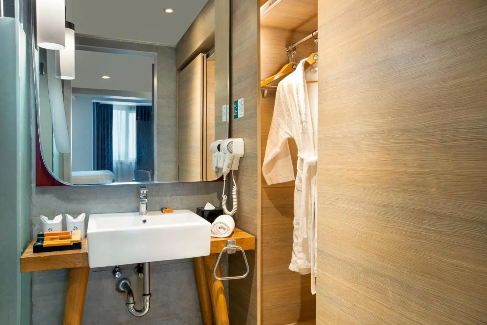 Decorative detail in Malyabhara Hotel